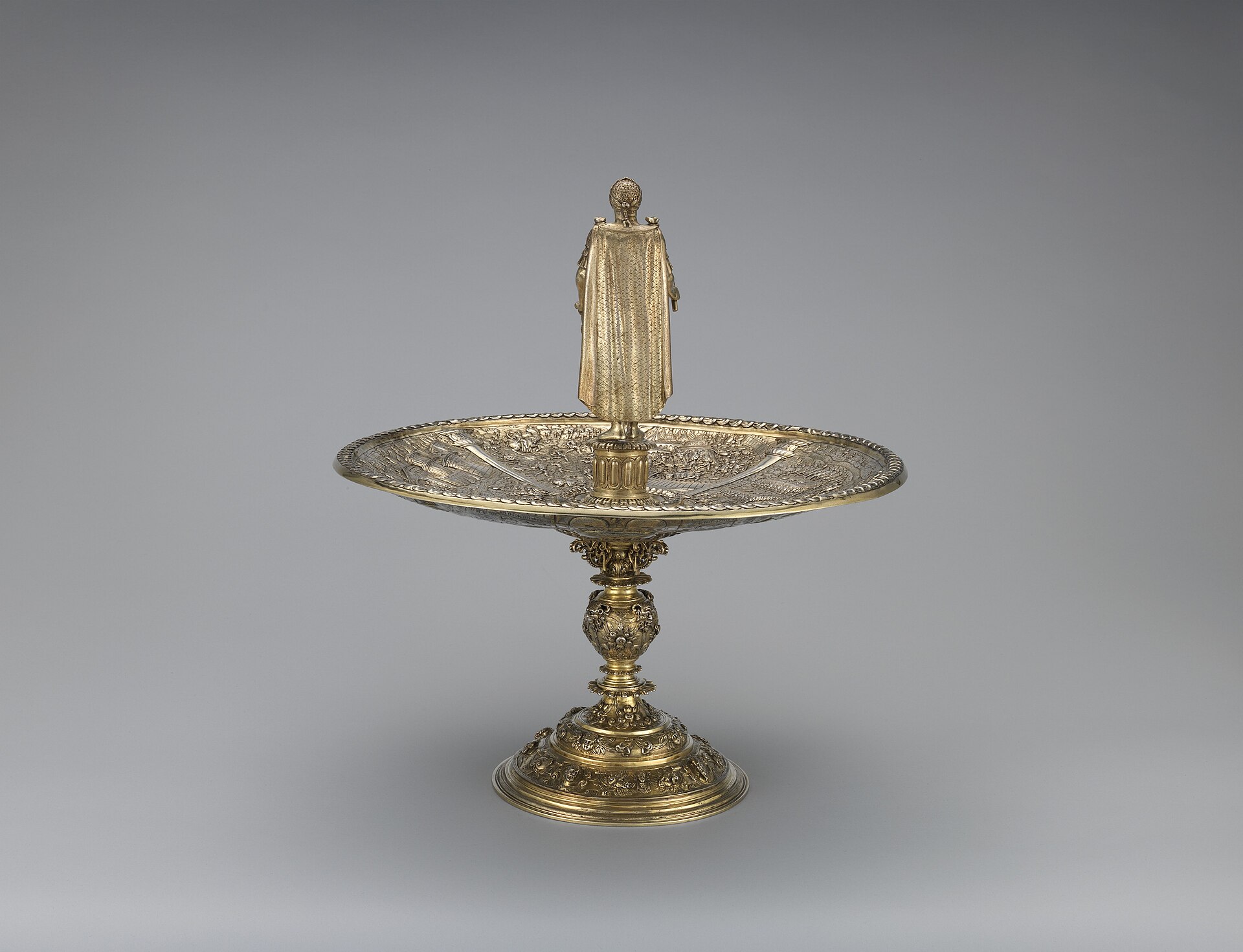 The Vitellius tazza from behind