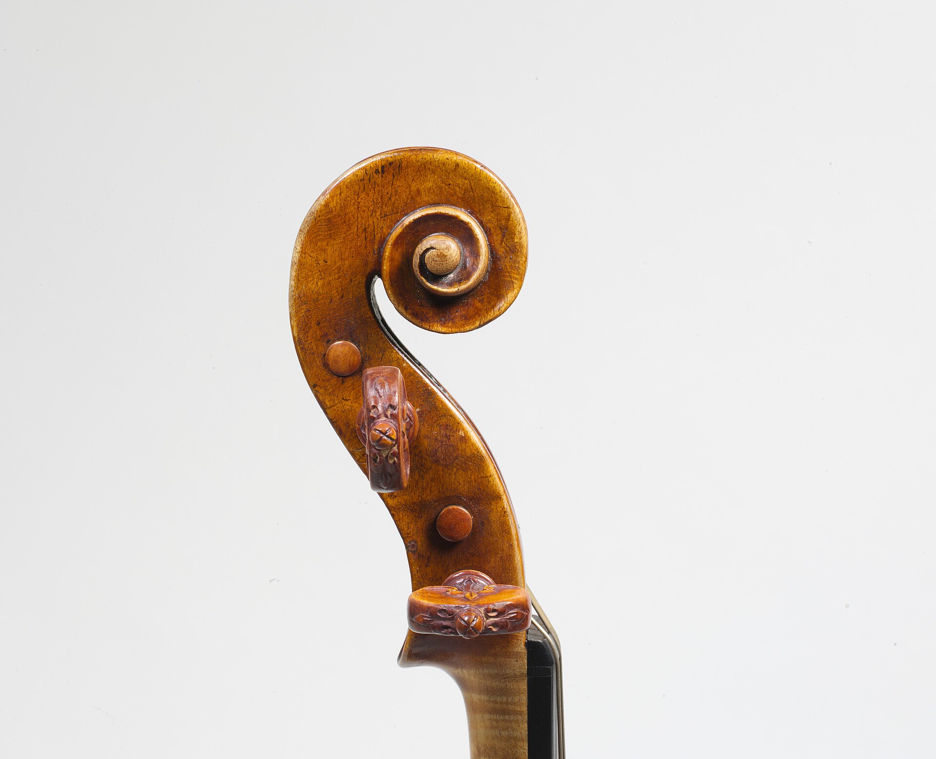 ex "Kurtz" Violin, additional Museum photograph