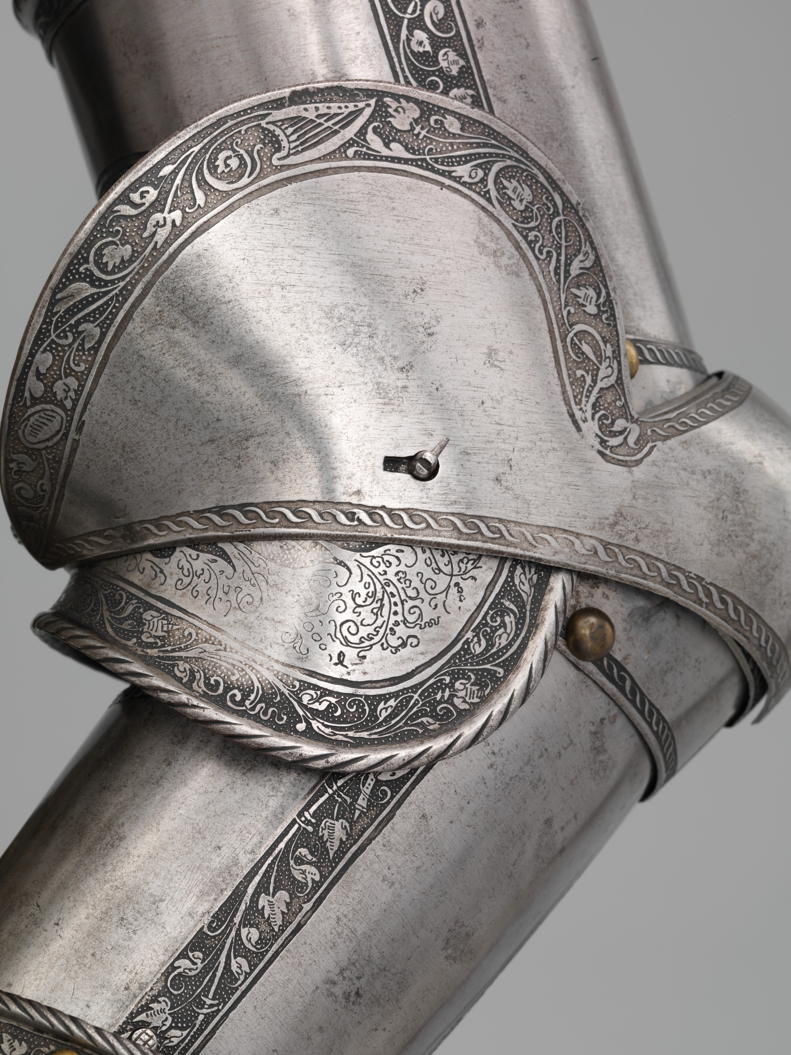 Detail of turning pin, right elbow