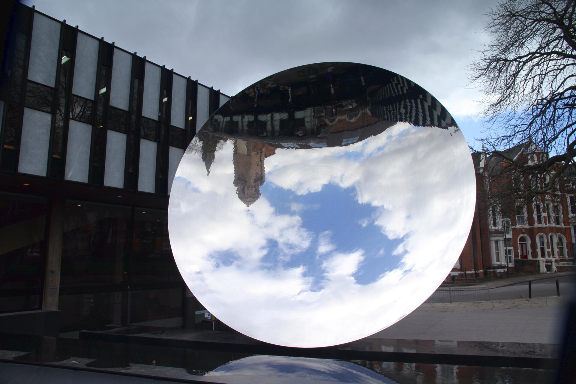 Sky Mirror, Nottingham Playhouse, Wellington Circus (2001)