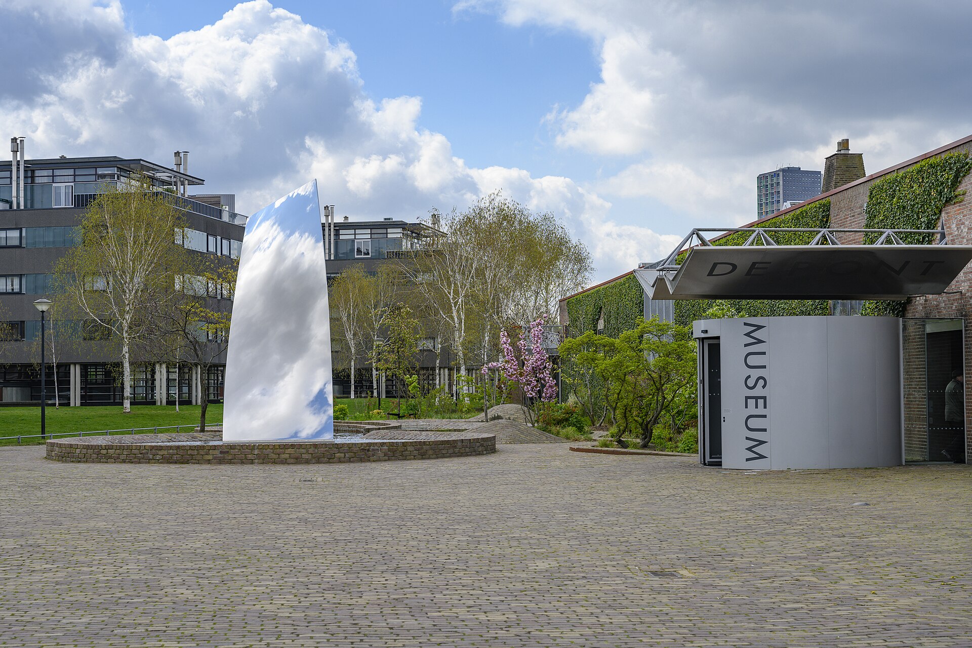 Sky Mirror (for Hendrik), De Pont Museum, Tilburg (2017)