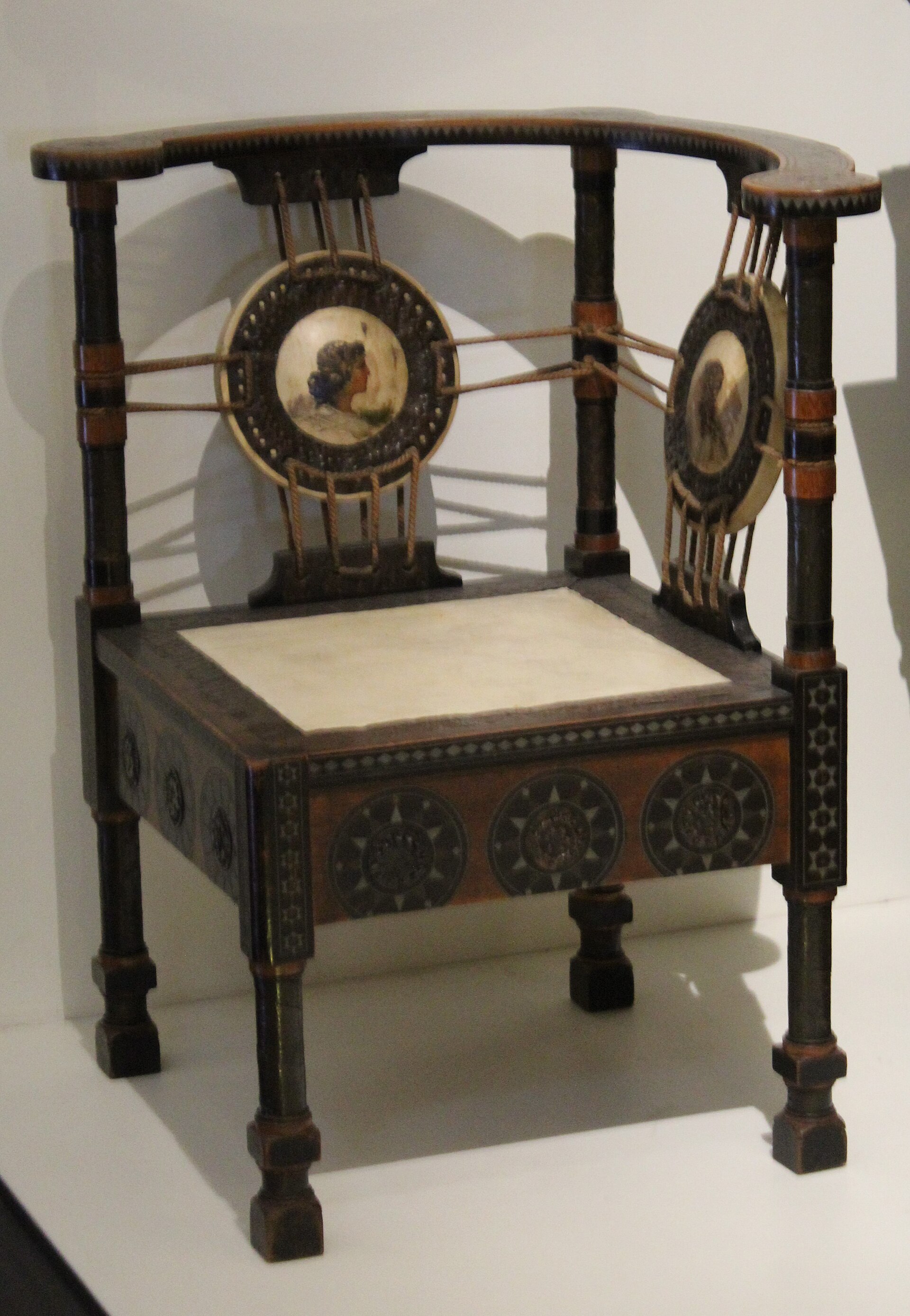 Square corner chair
