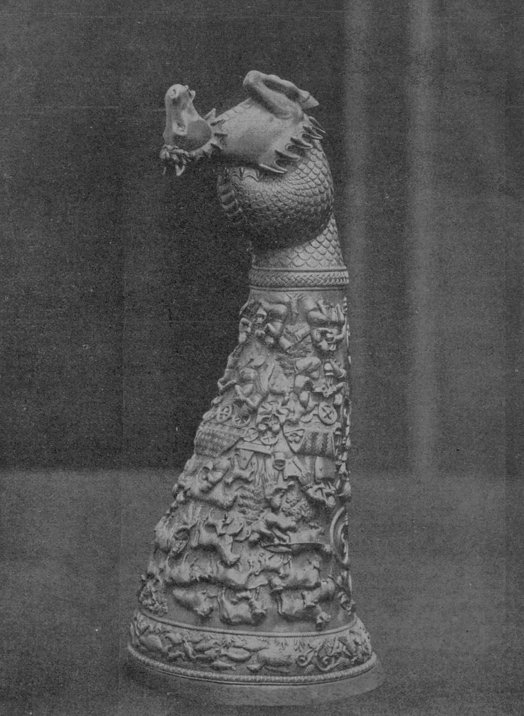 Gold rhyton, by Rouchomovsky