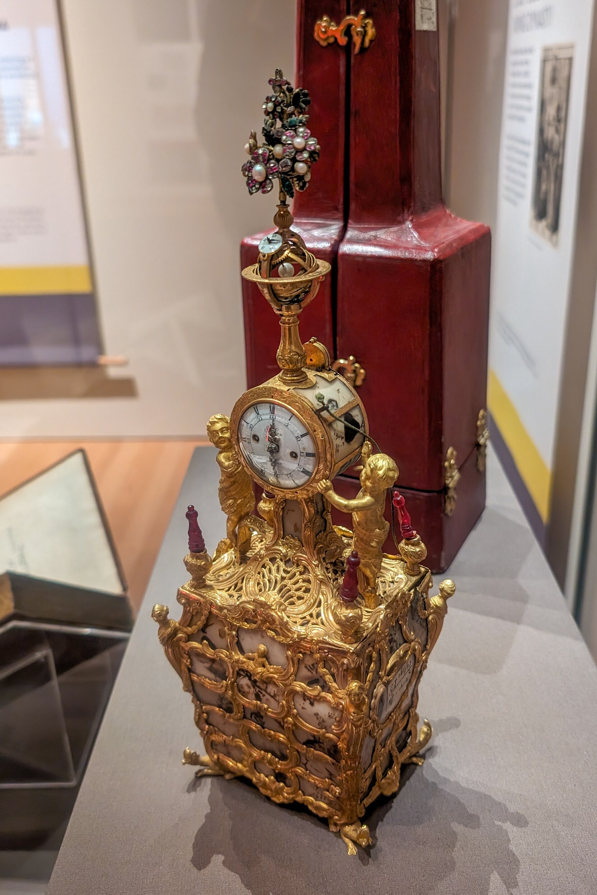 Zimingzhong with armillary sphere