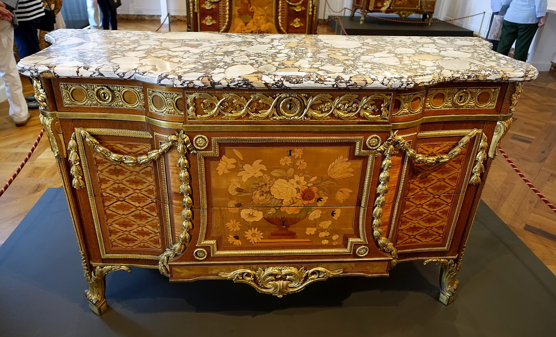 Chest of drawers made for the comtesse de Provence, 1776