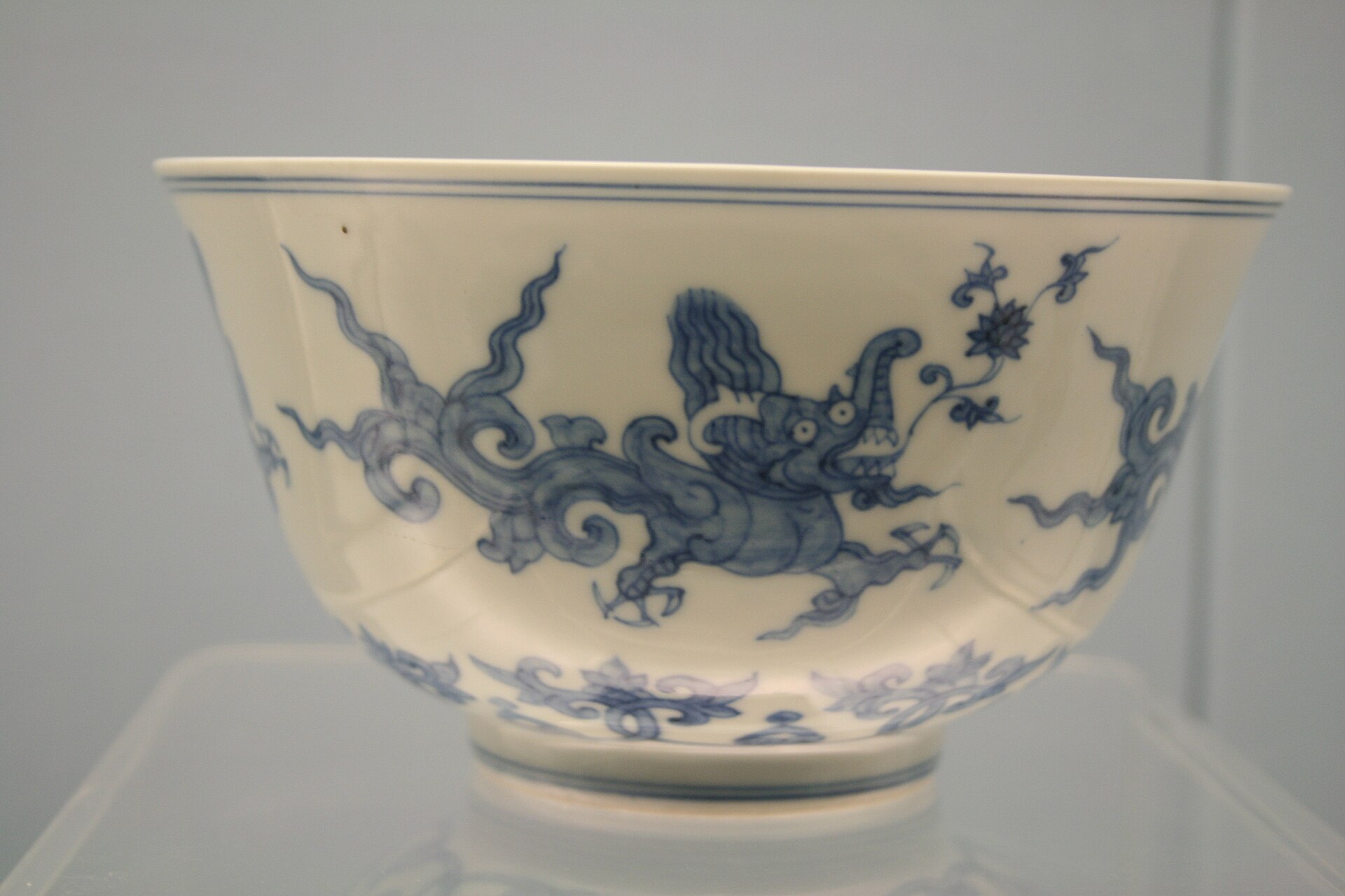 Winged beast bowl, Shanghai Museum