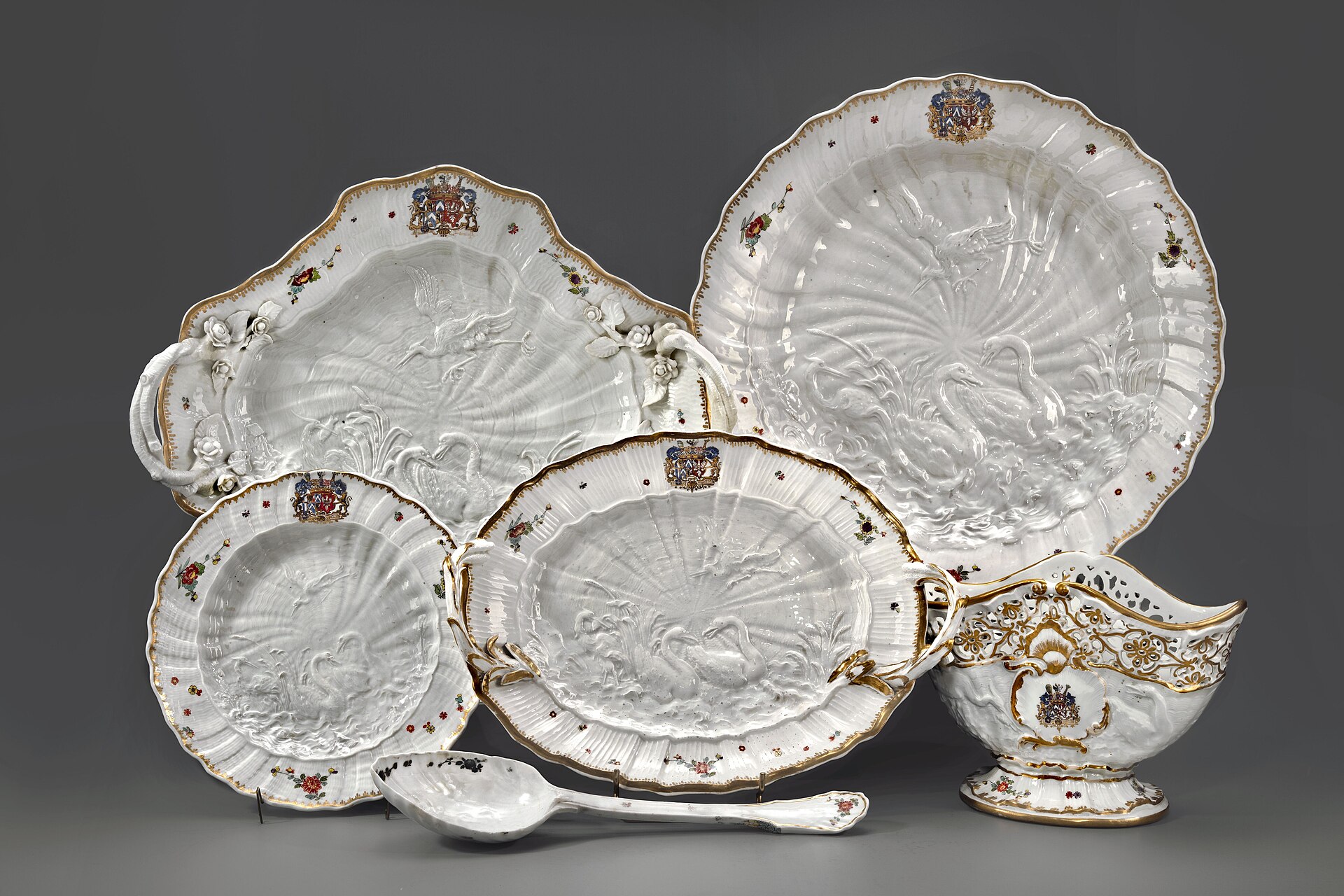 Swan Service pieces in the National Museum in Warsaw