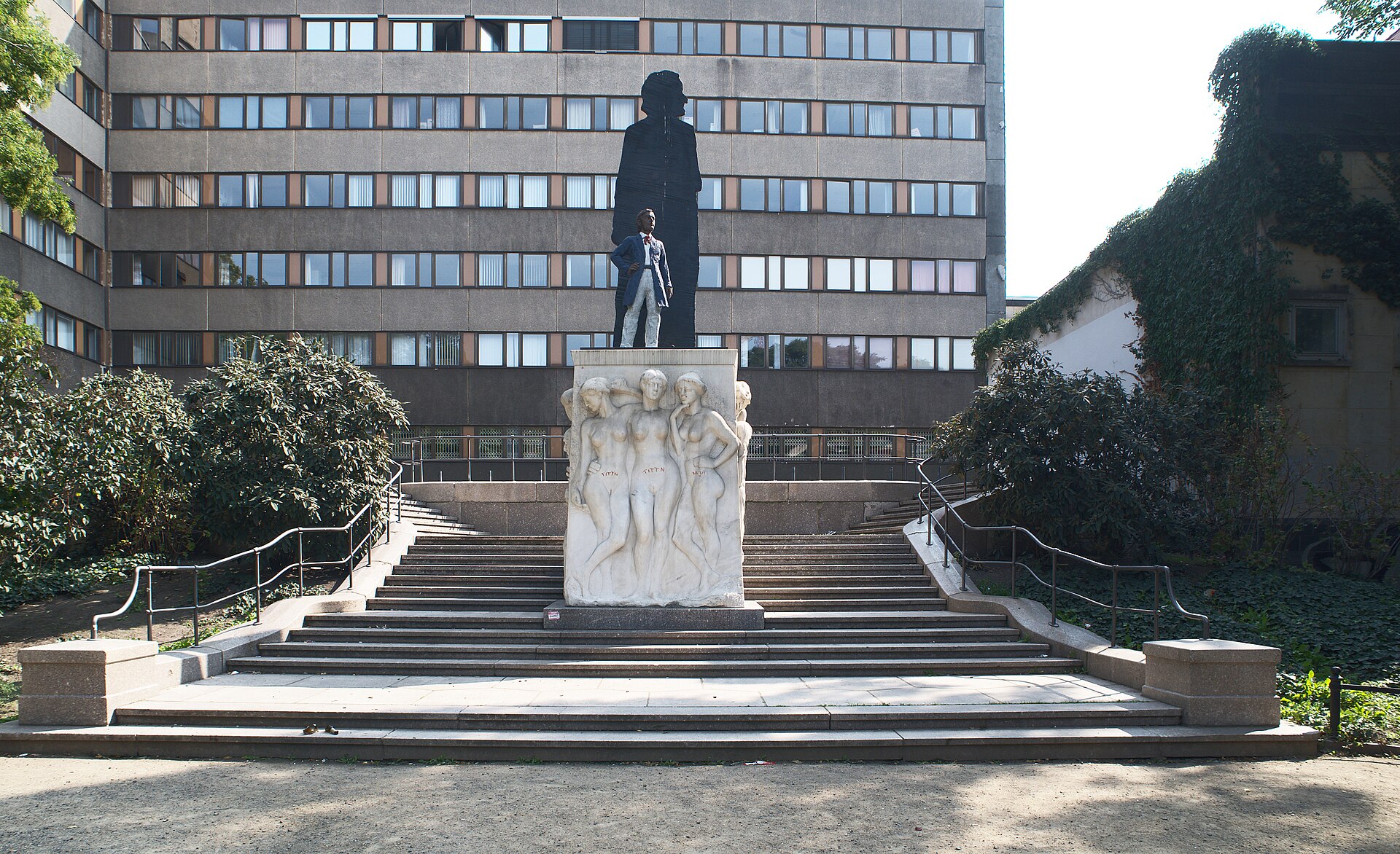 Richard-Wagner-Denkmal, Leipzig, the ensemble from the Klinger steps