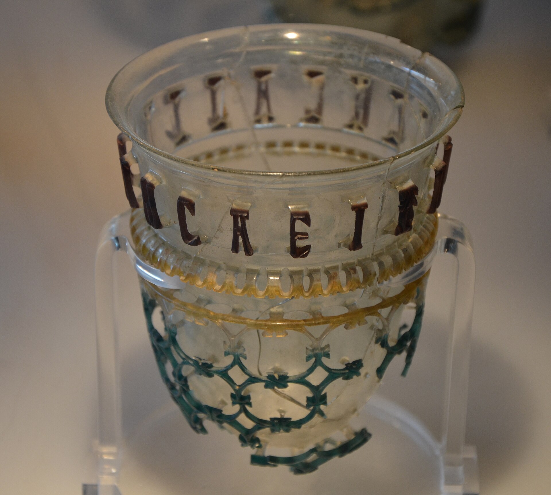 Diatretbecher, alternate view