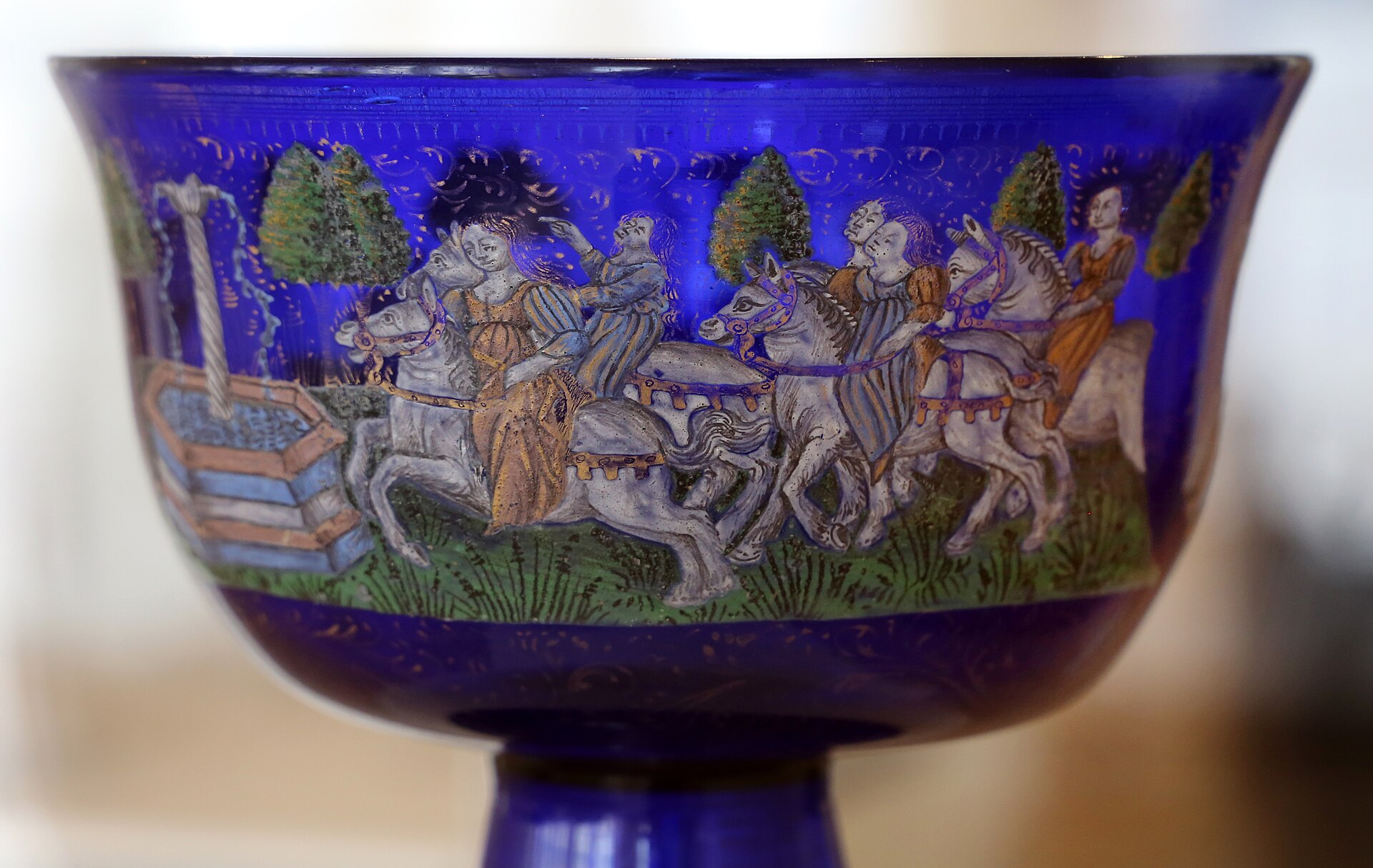 Coppa Barovier, cavalcade detail