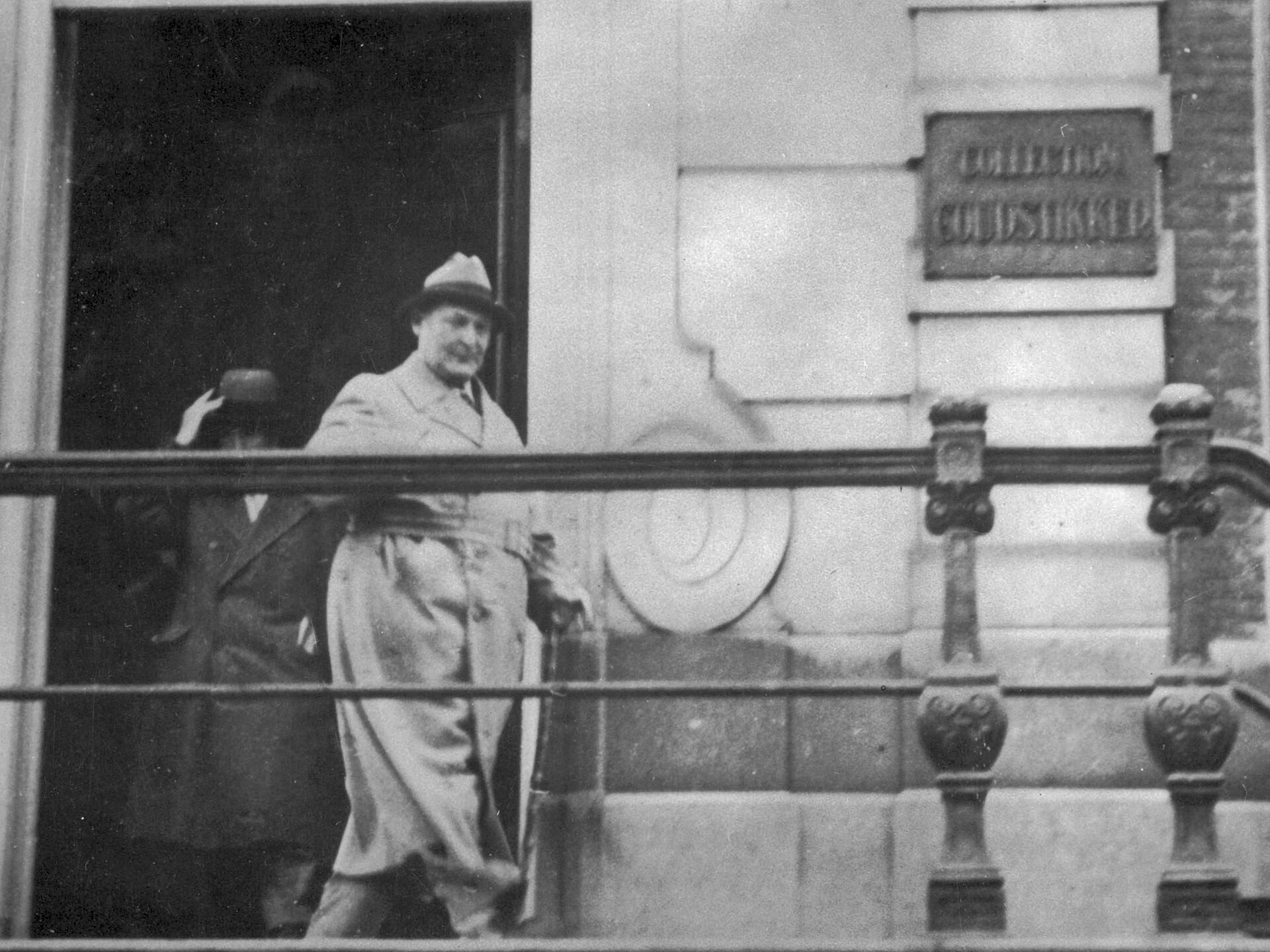 Goering leaving Herengracht 458, 1941