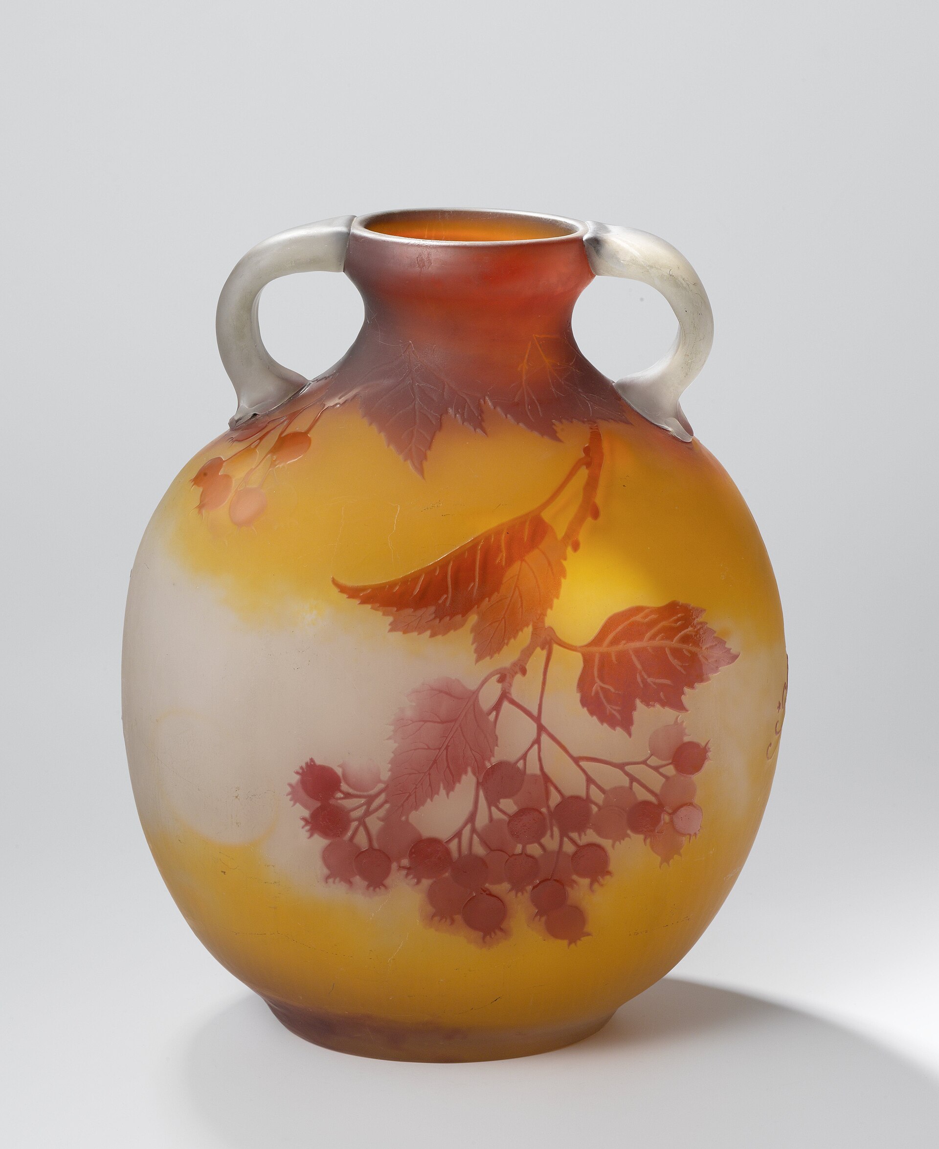 A vase carrying the posthumous star (NOT this object)