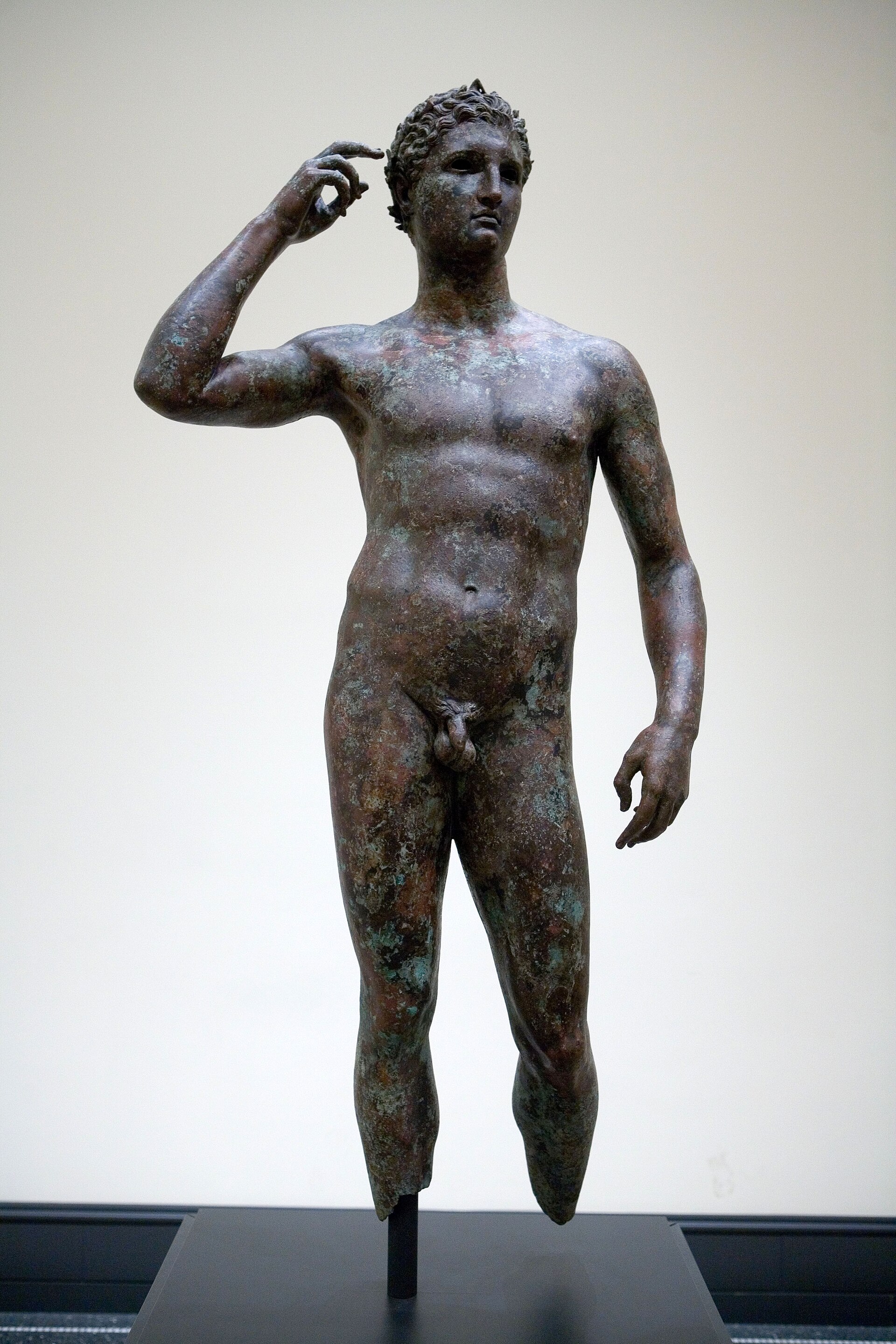The Fano Athlete on display at the Getty, 2006