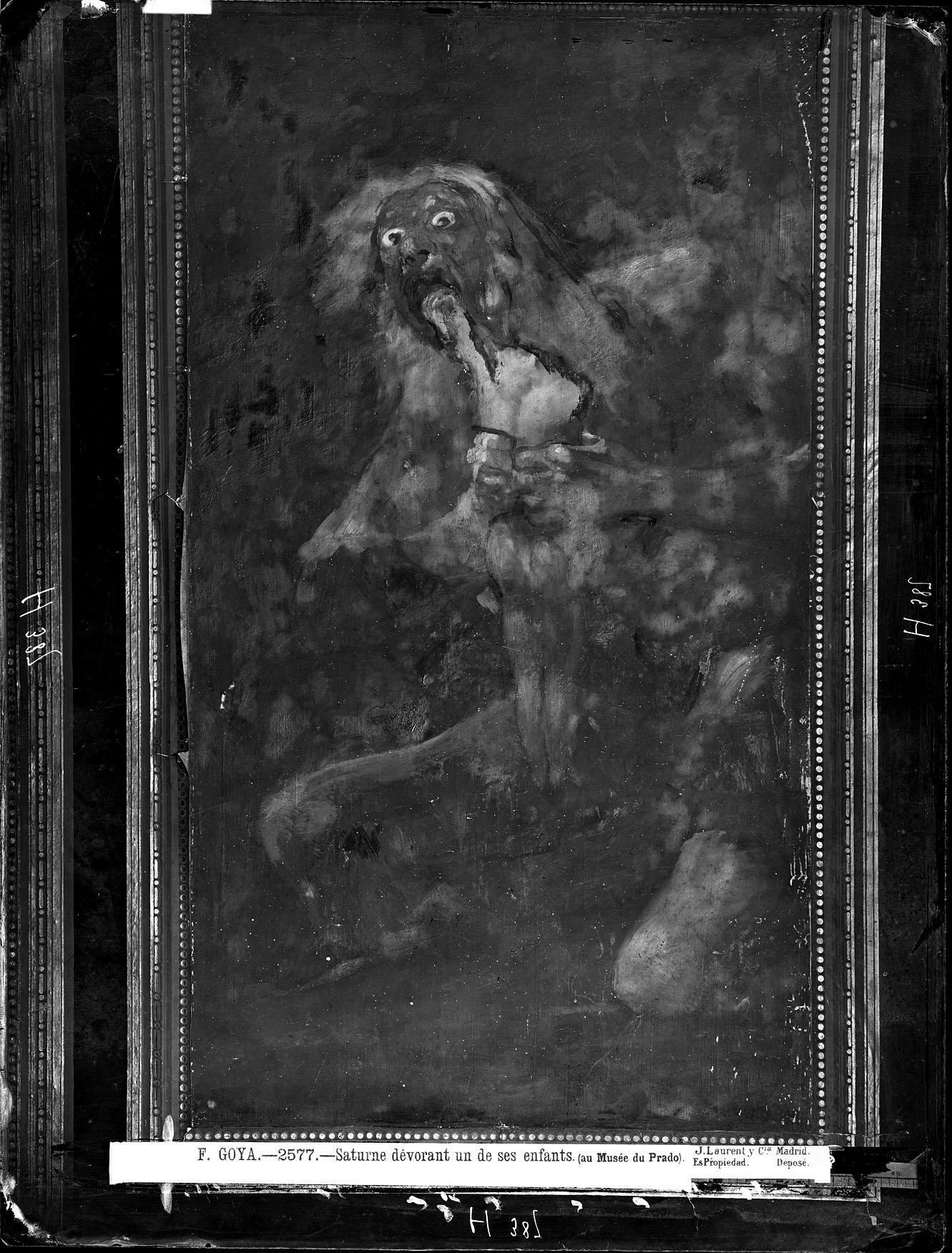 The mural on the wall of the Quinta, in a Laurent photograph