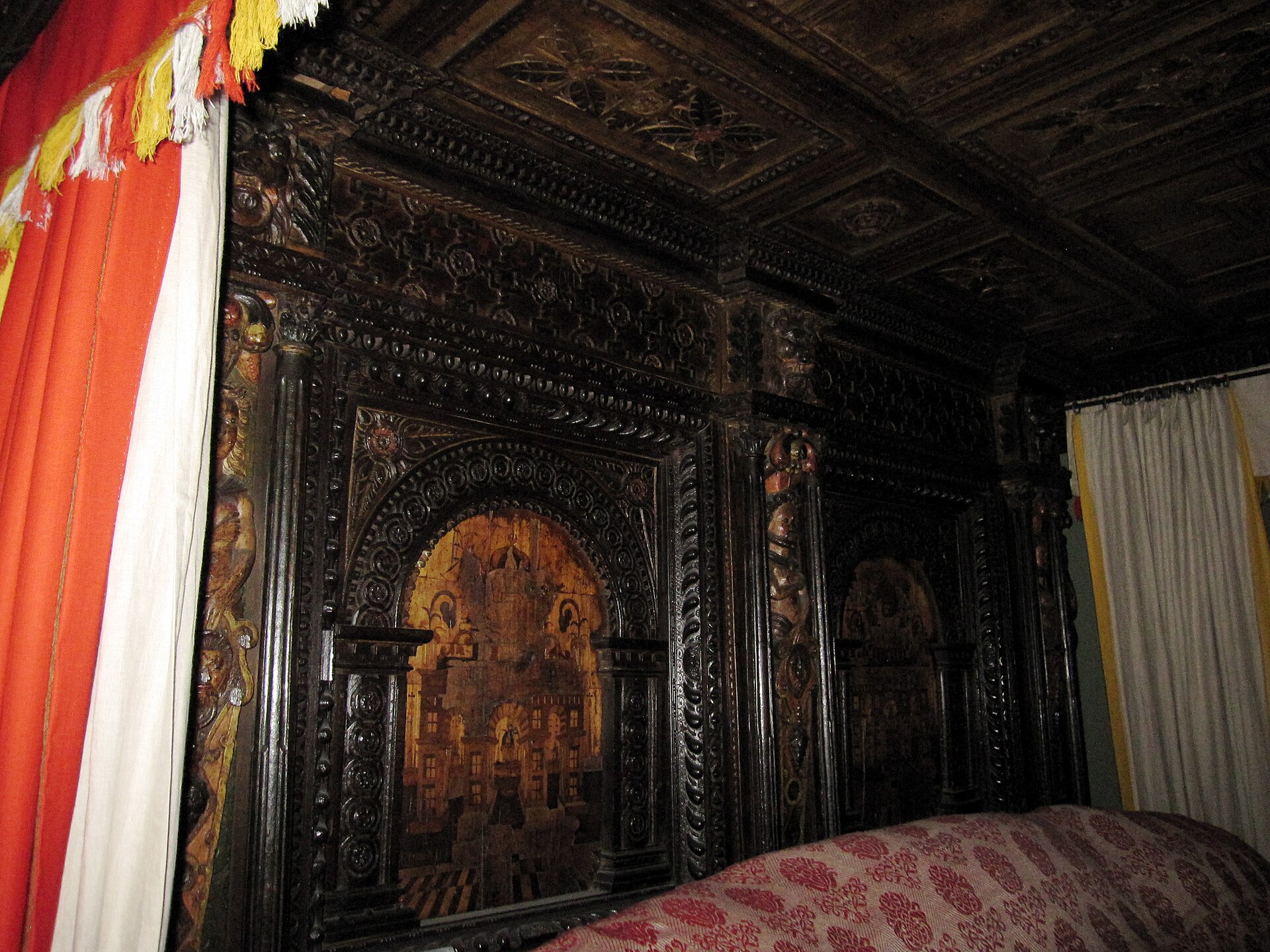 The Great Bed of Ware, general view