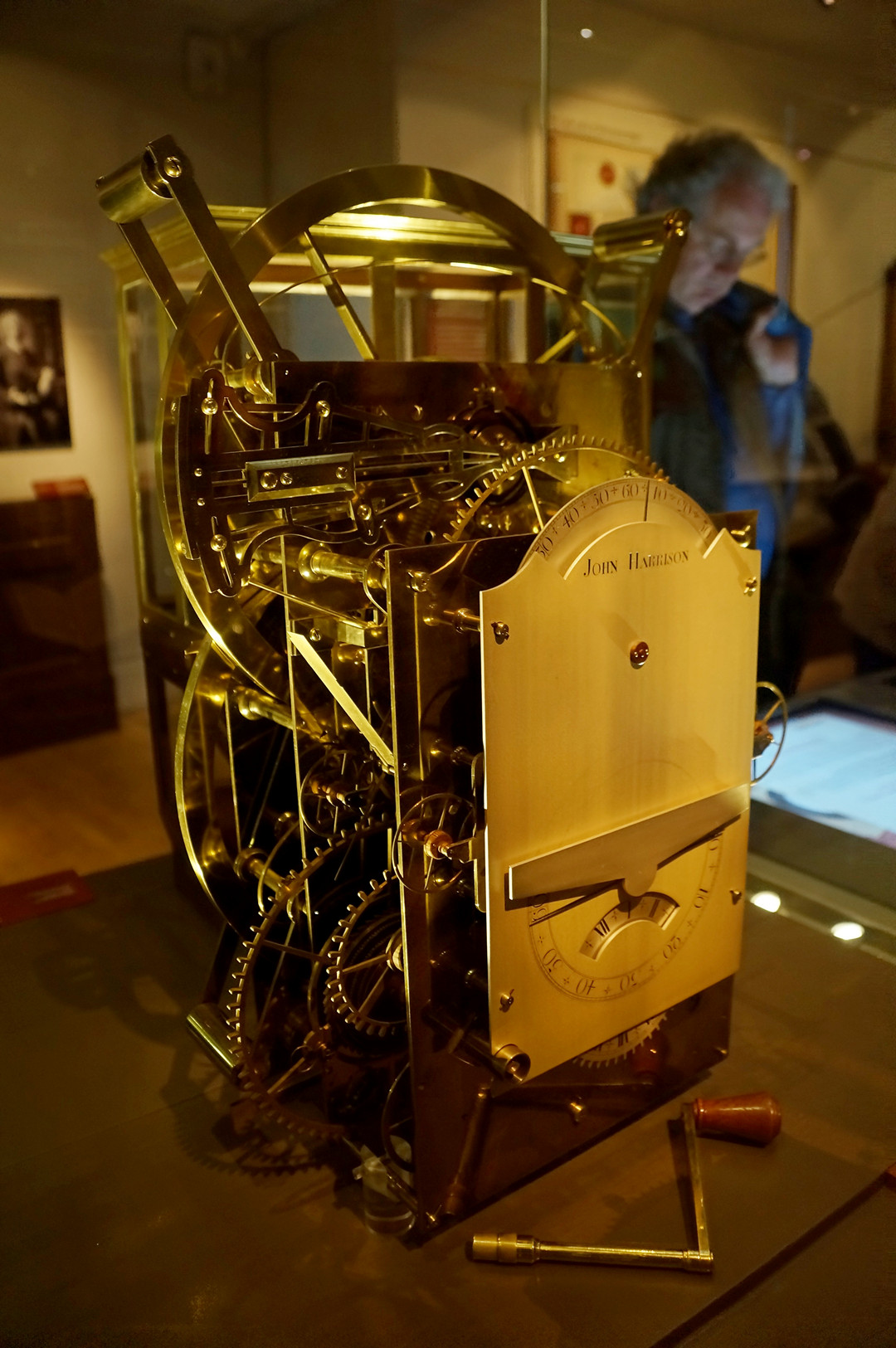 H3 from the side, with the winding key