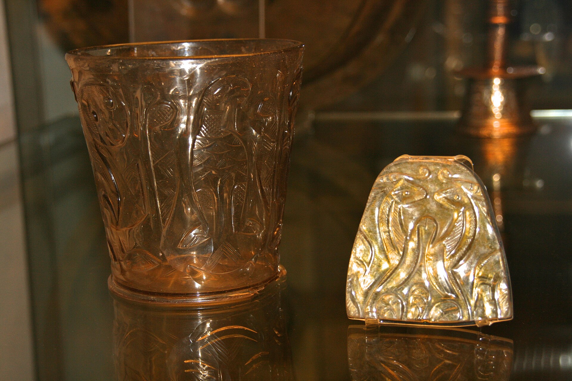 Hedwig Beaker, detail under raking light