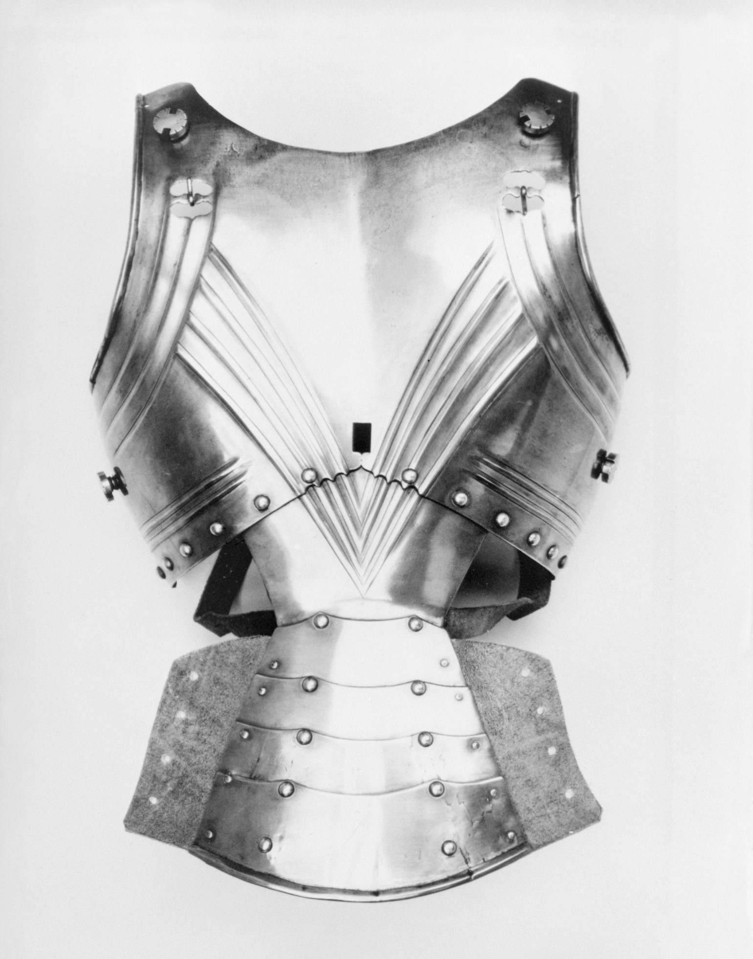 Armor for the Joust of Peace, earlier Museum photograph