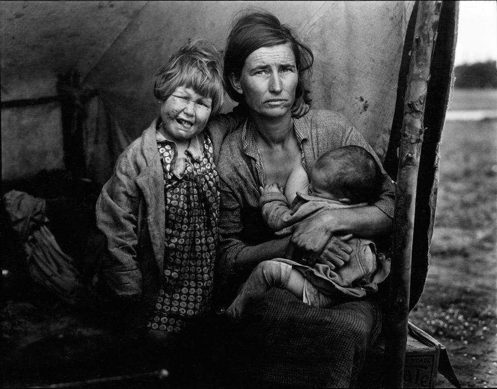 Florence Owens Thompson and her children in their tent