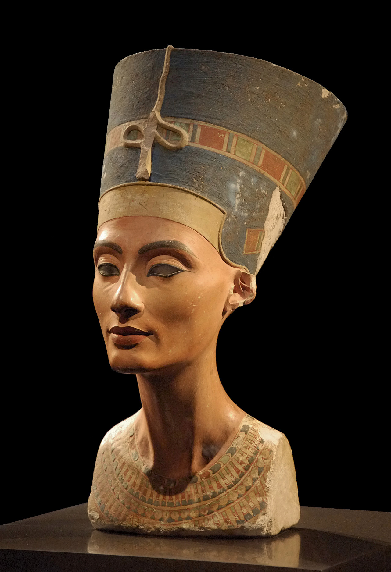 The bust in its case, Neues Museum