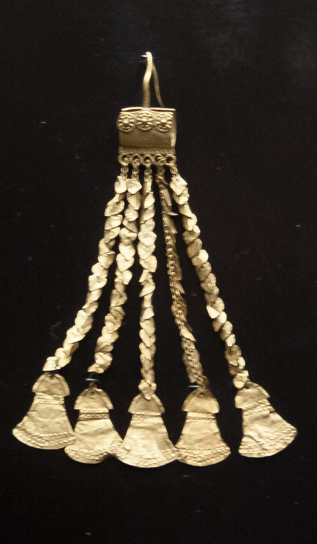 Gold basket earring
