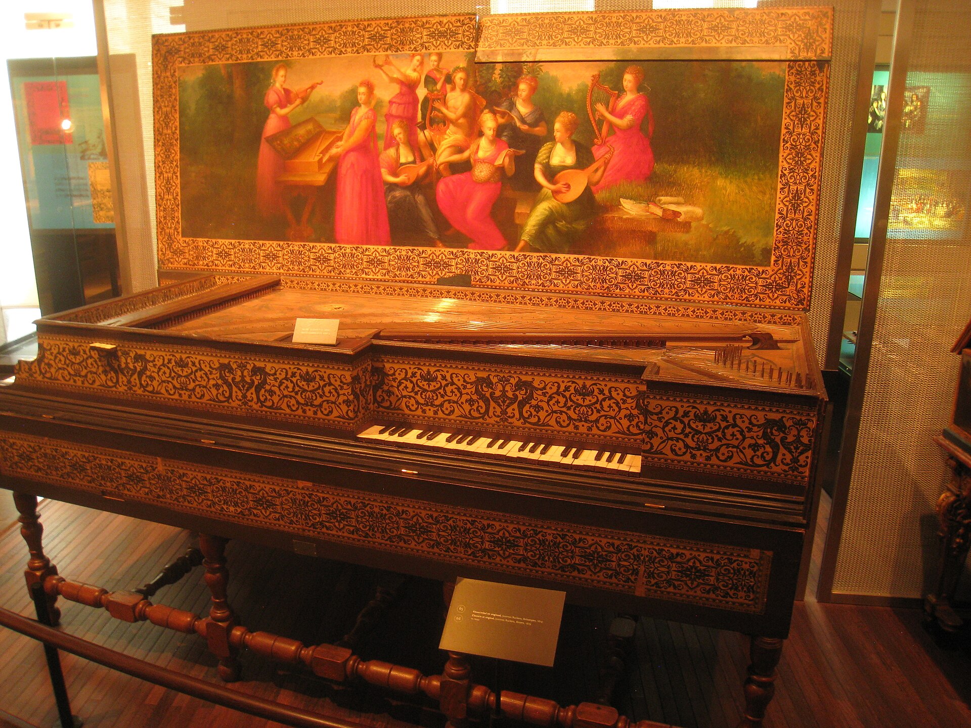 A genuine Ruckers instrument, for comparison only