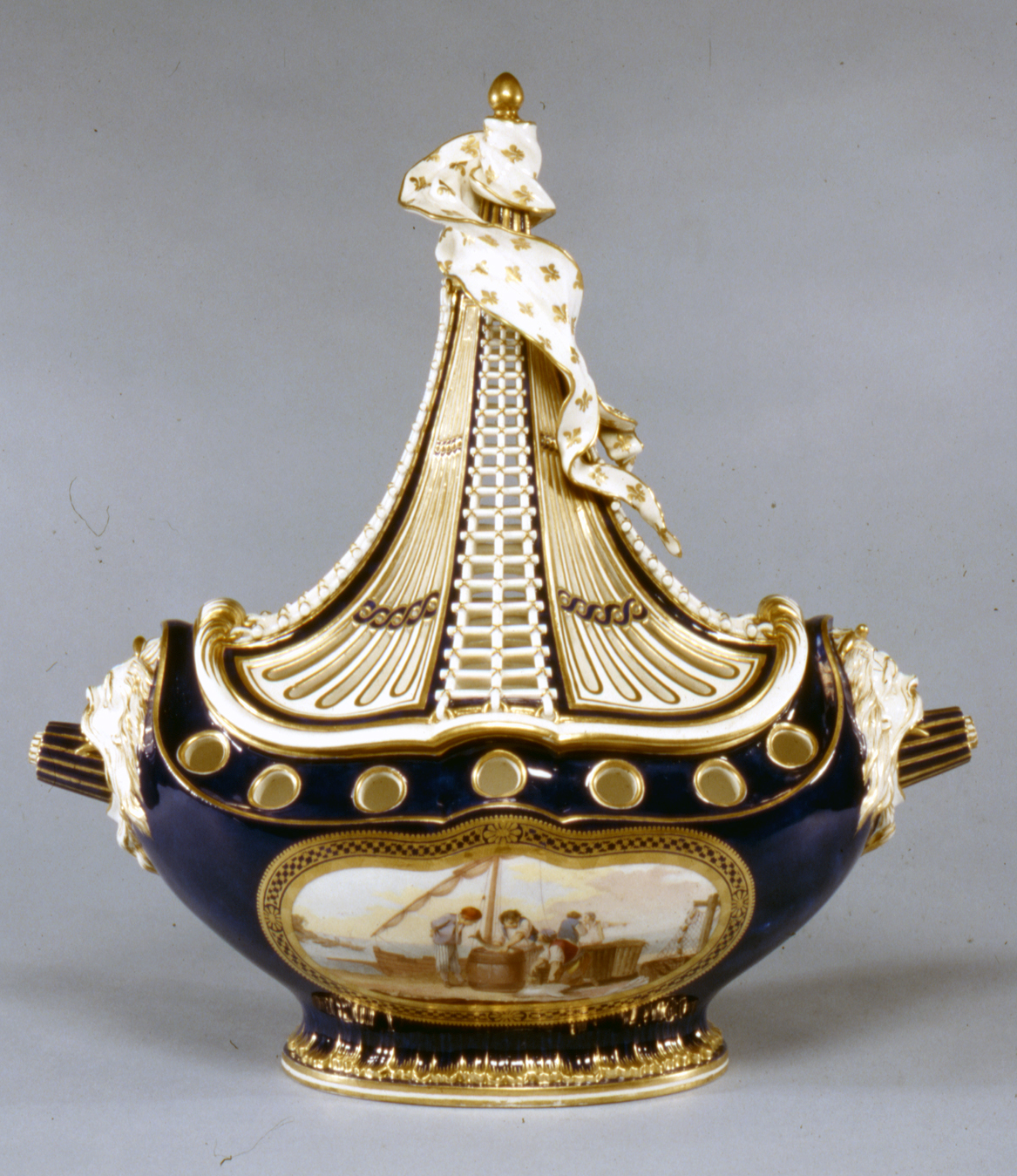 Potpourri Vase (Vase potpourri a vaisseau)