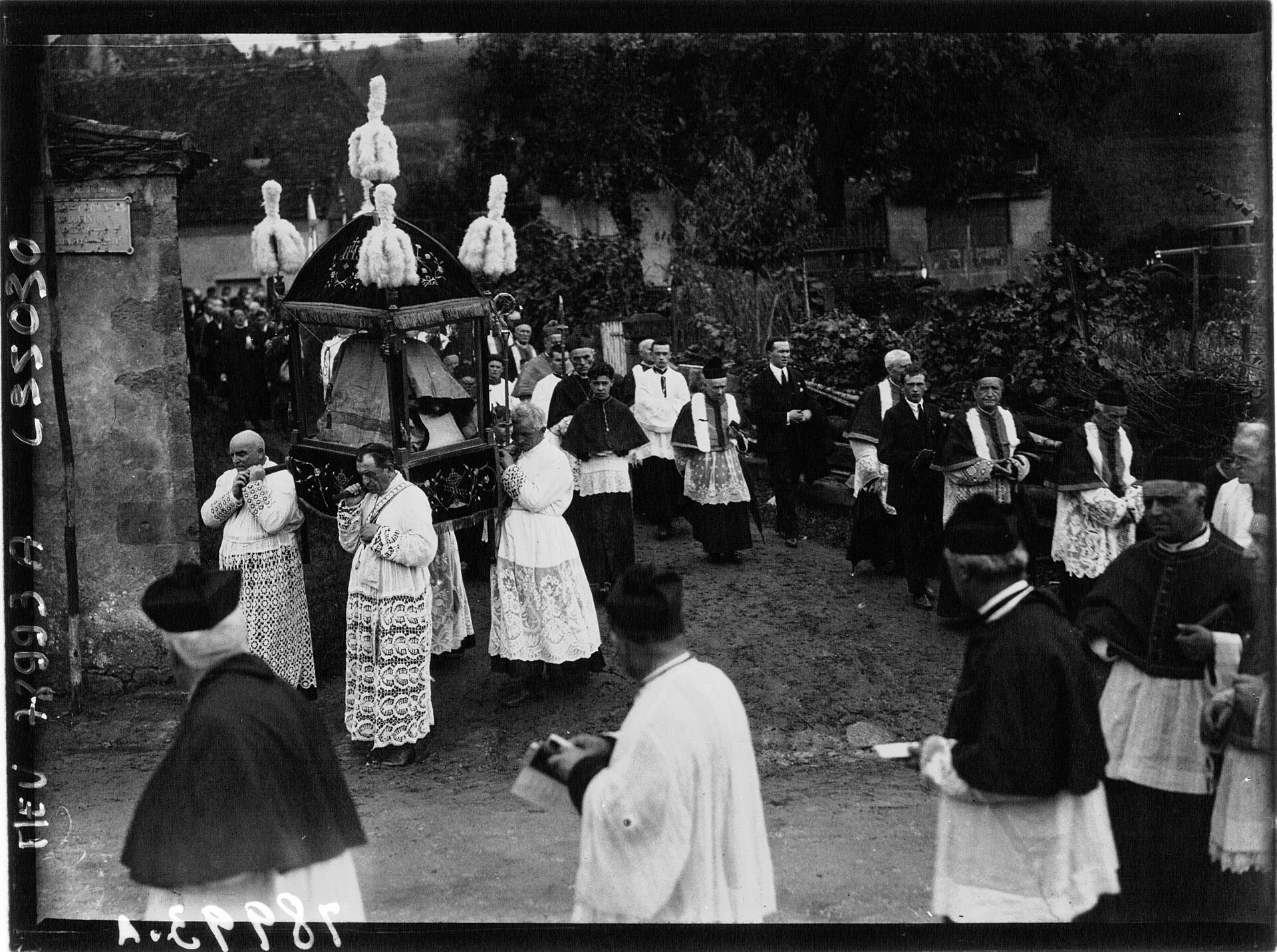 Fete du Saint-Suaire, Cadouin, 15 September 1930