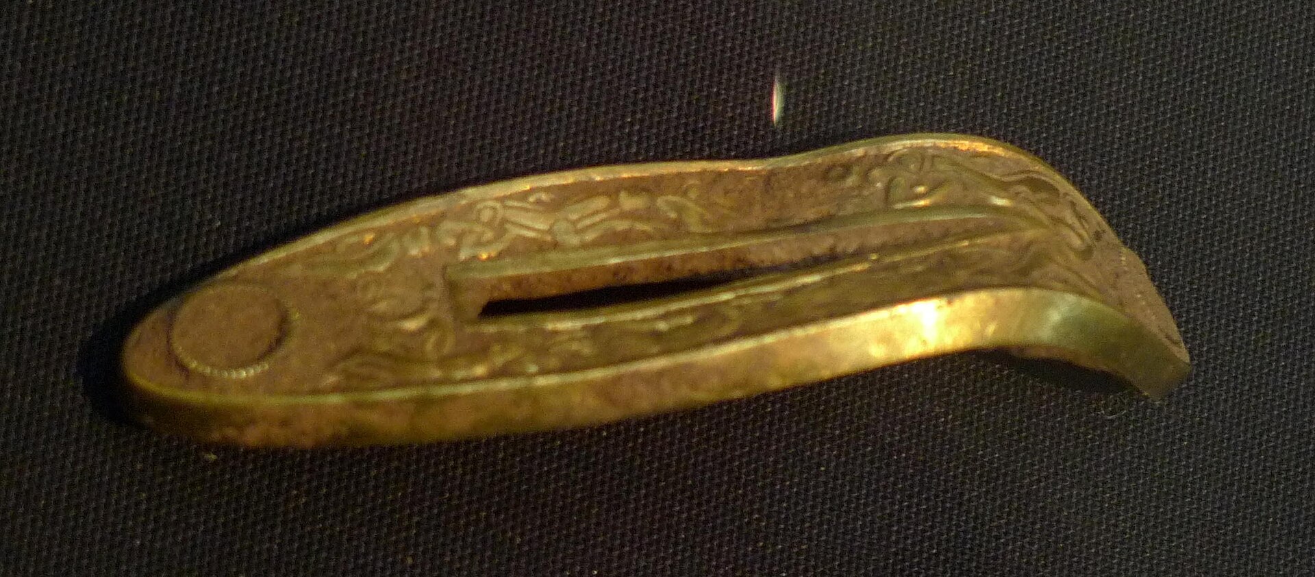 Gold hilt plate