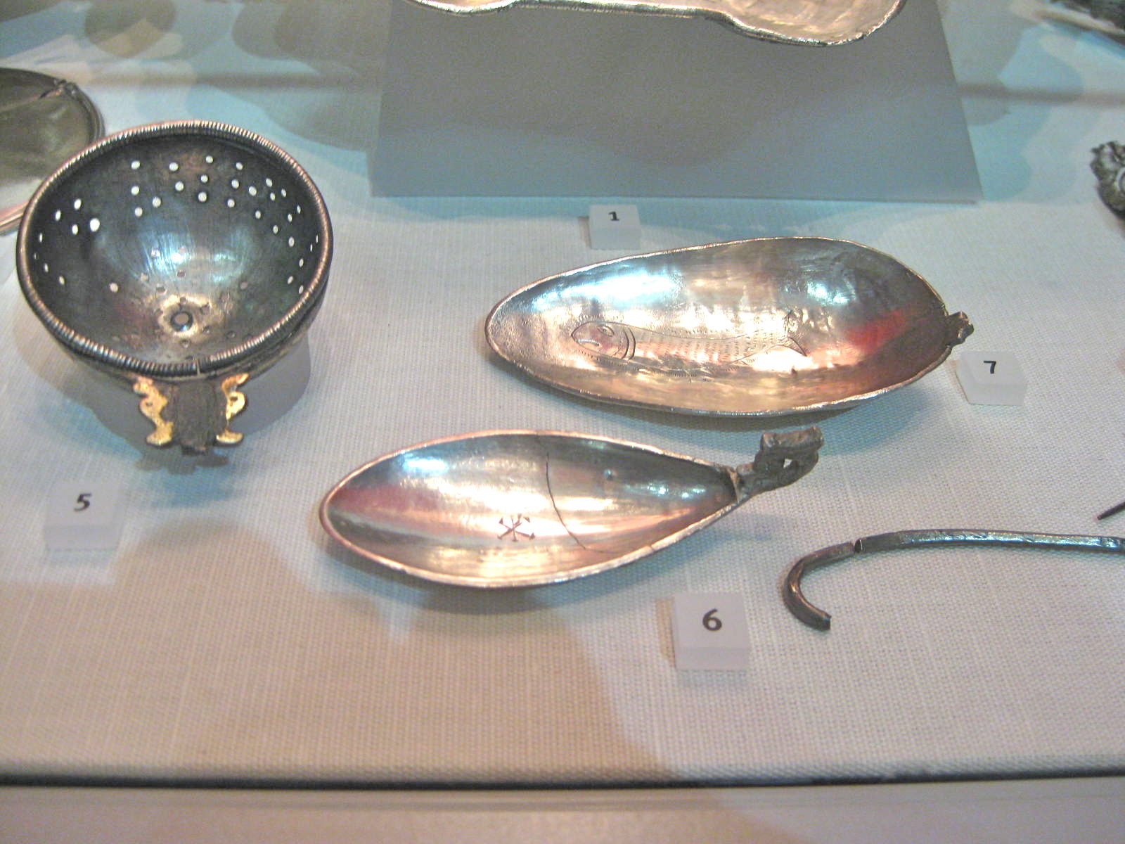 Bowls and spoons from the Traprain Law Treasure