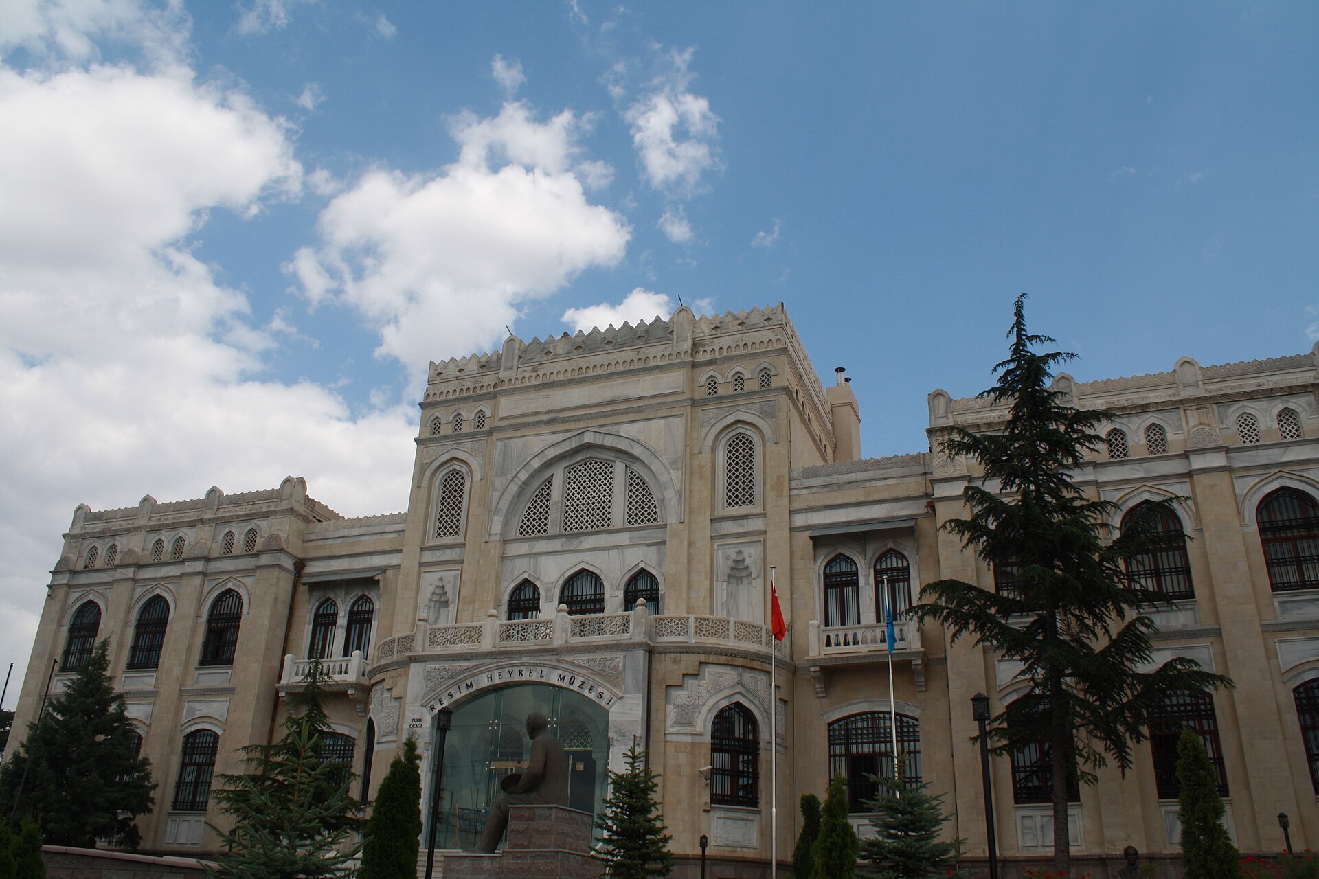 Ankara State Painting and Sculpture Museum, exterior, 2011