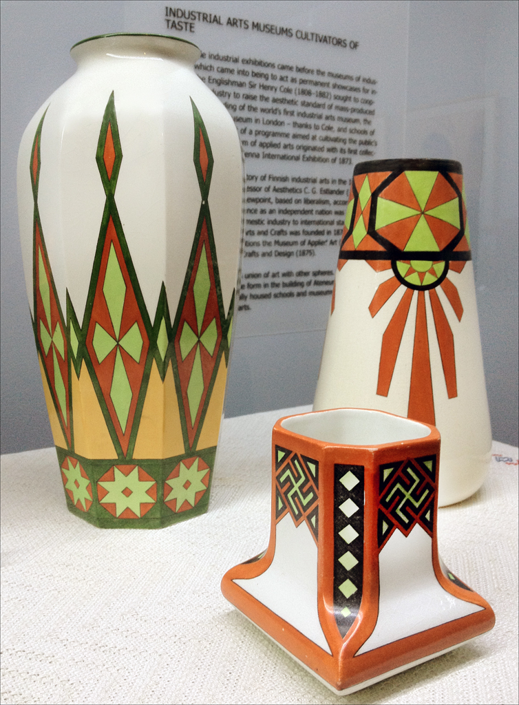 Arabia's Fennia-pattern vases