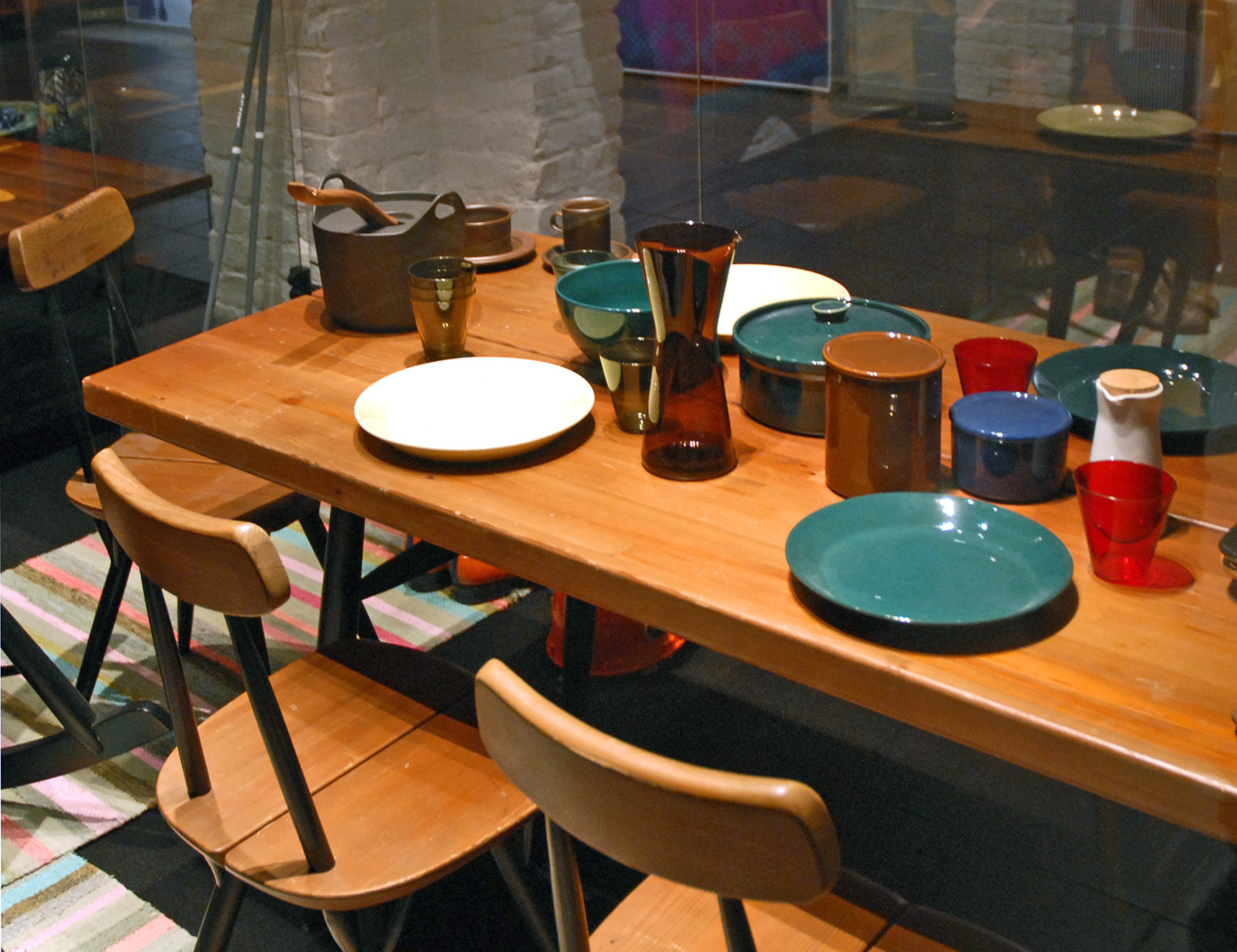 Post-war Finnish tableware on display