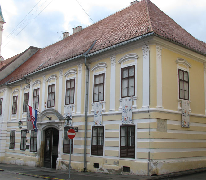 Croatian Museum of Naive Art, entrance facade