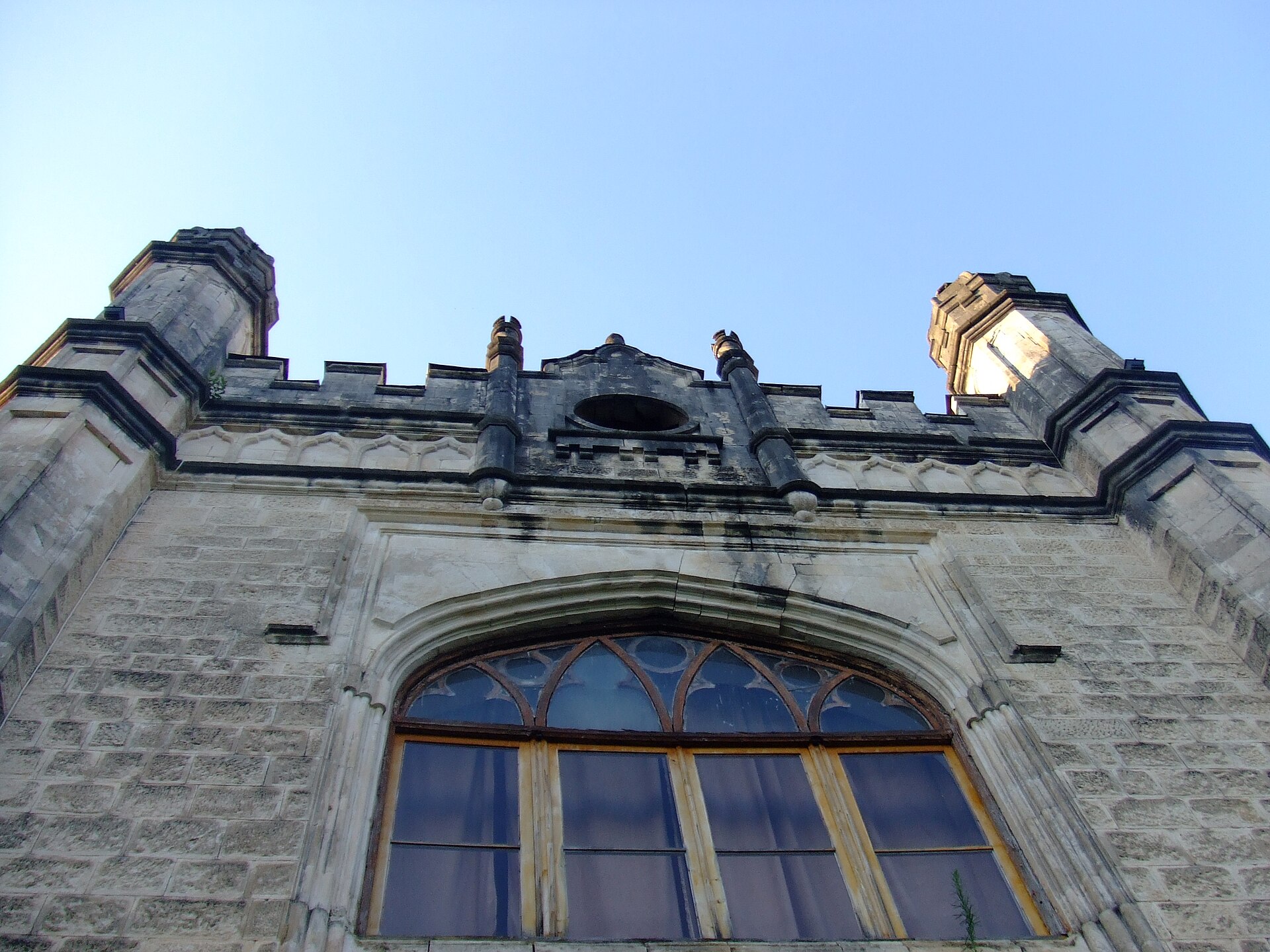Neo-Gothic parapet detail