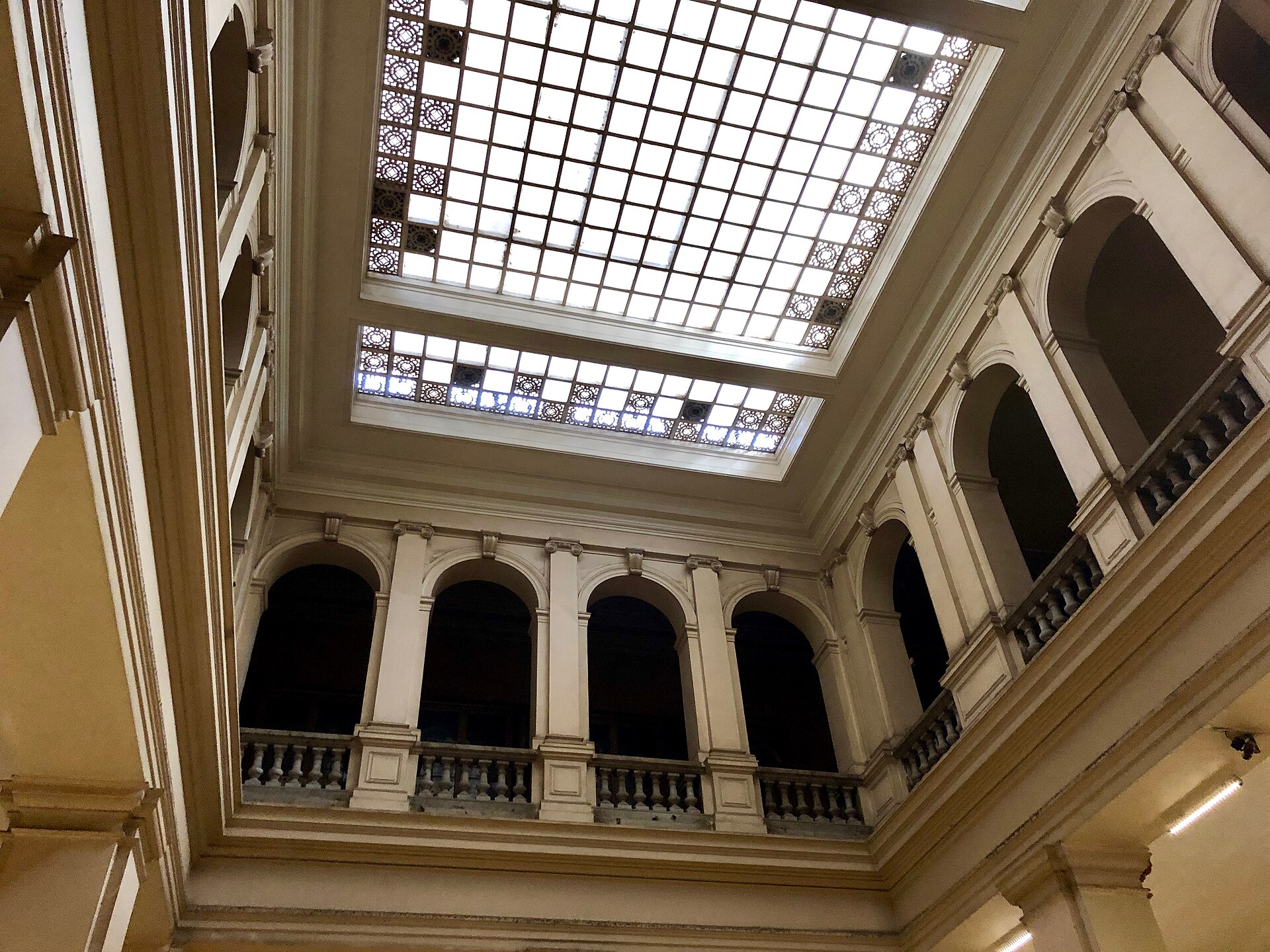 A light court