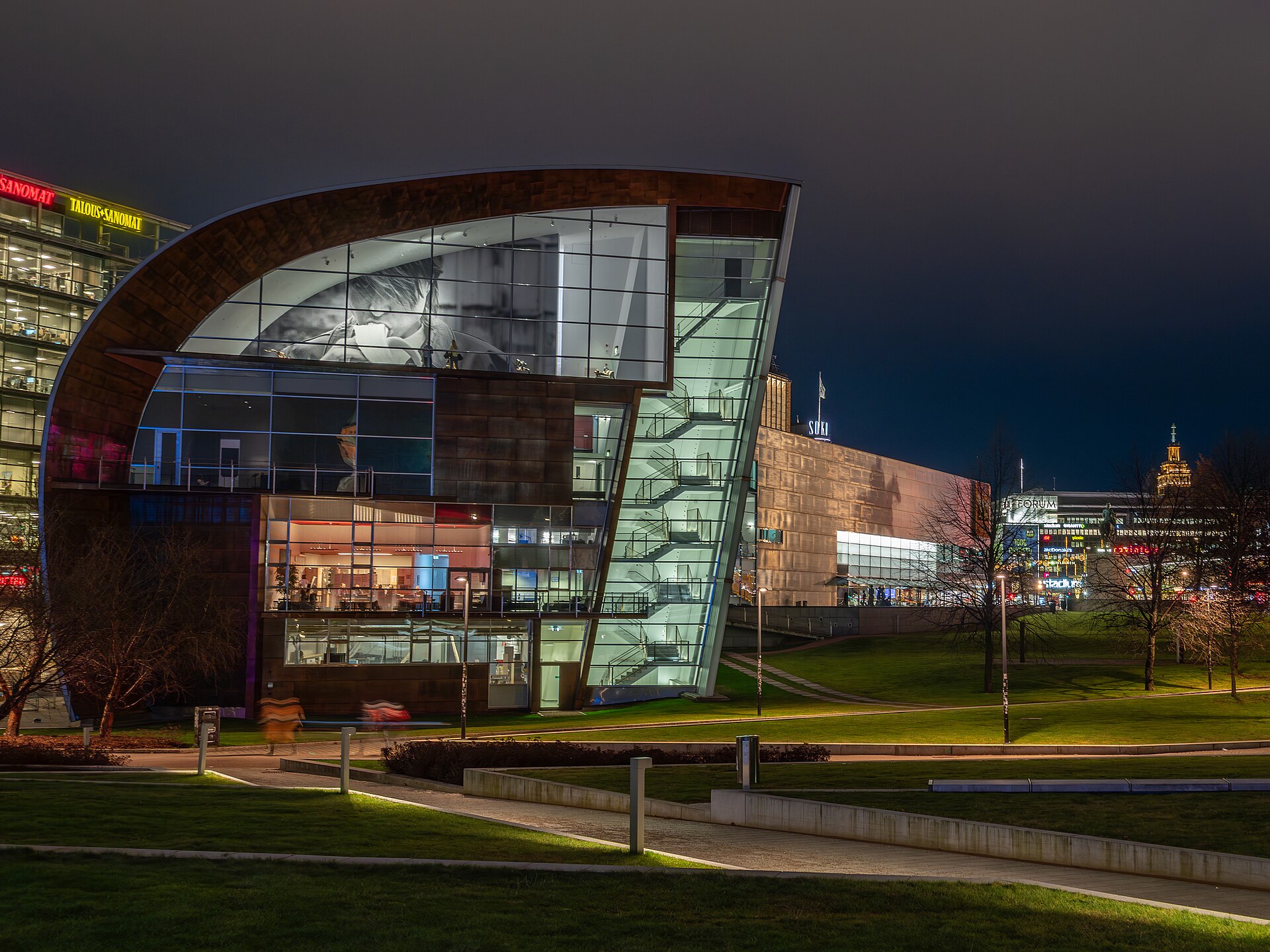 Kiasma at night, November 2025