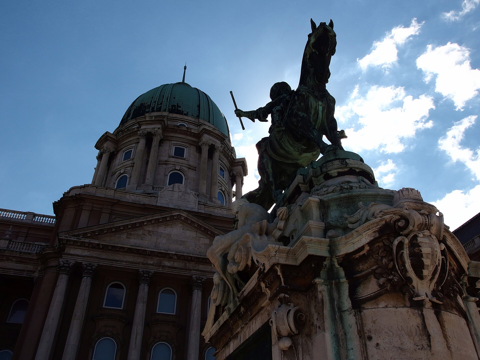 The Dome, with the Prince Eugene monument
