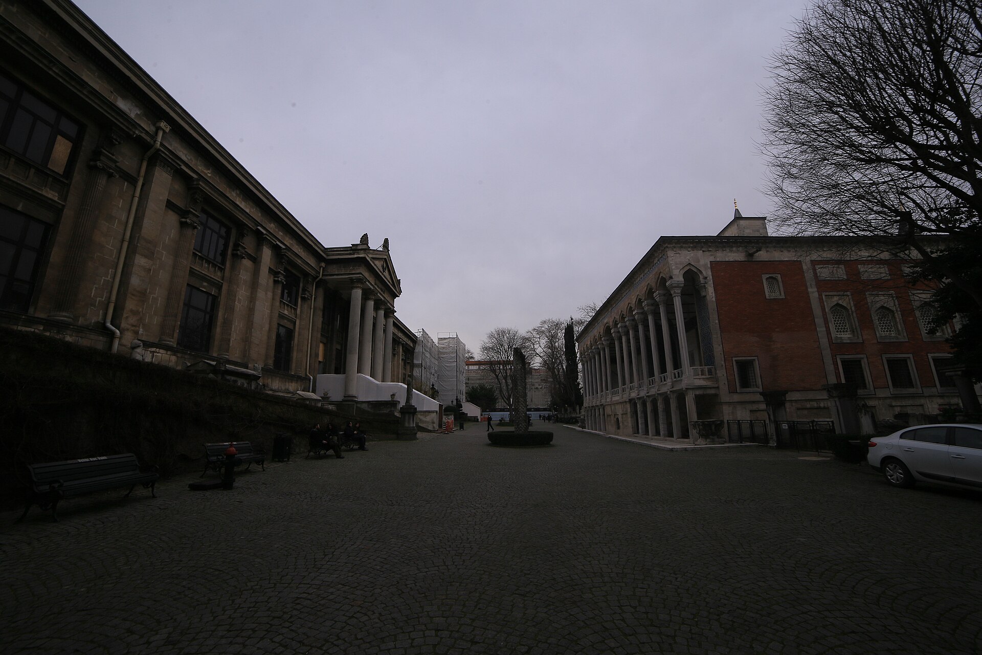 The courtyard between the two buildings