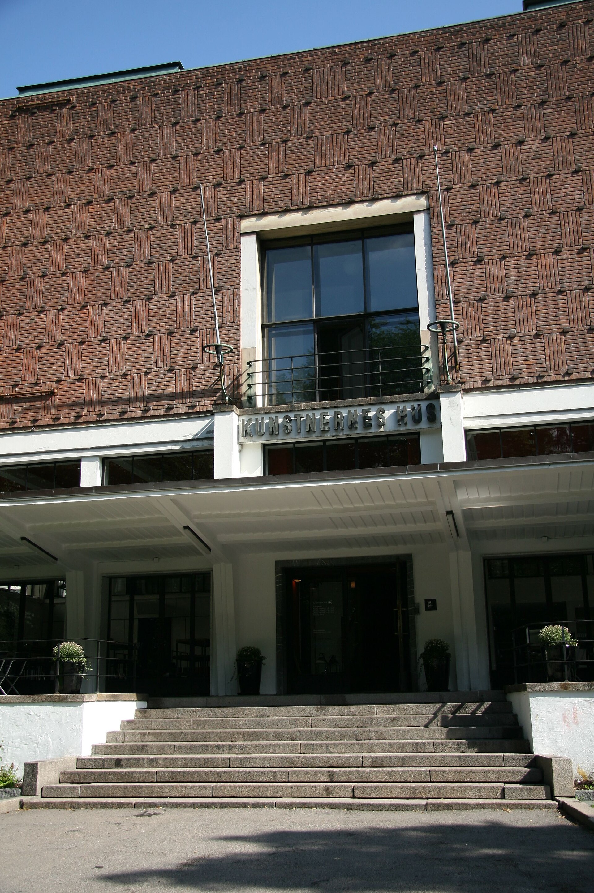 Kunstnernes Hus, another view