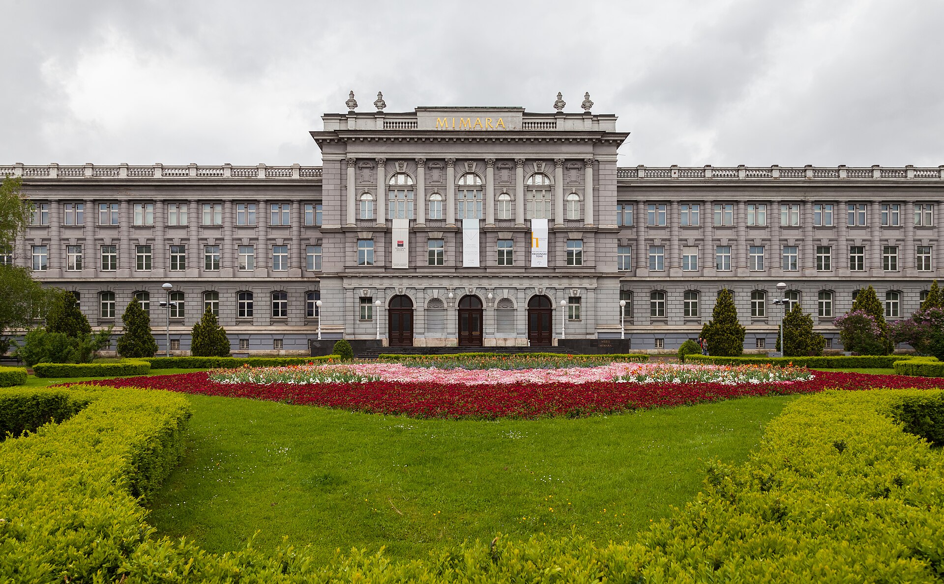 The museum building from Roosevelt Square