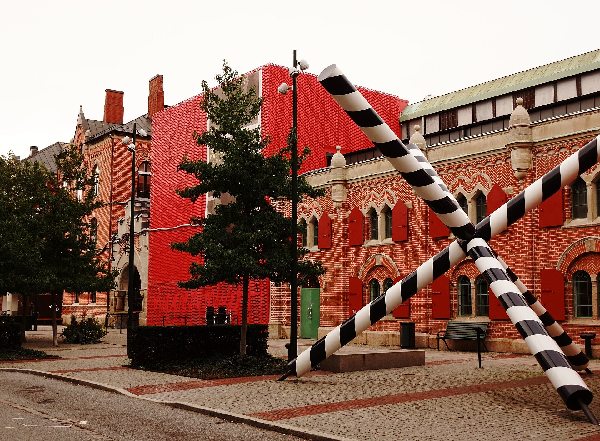 The building with Bertrand Lavier's striped sculpture