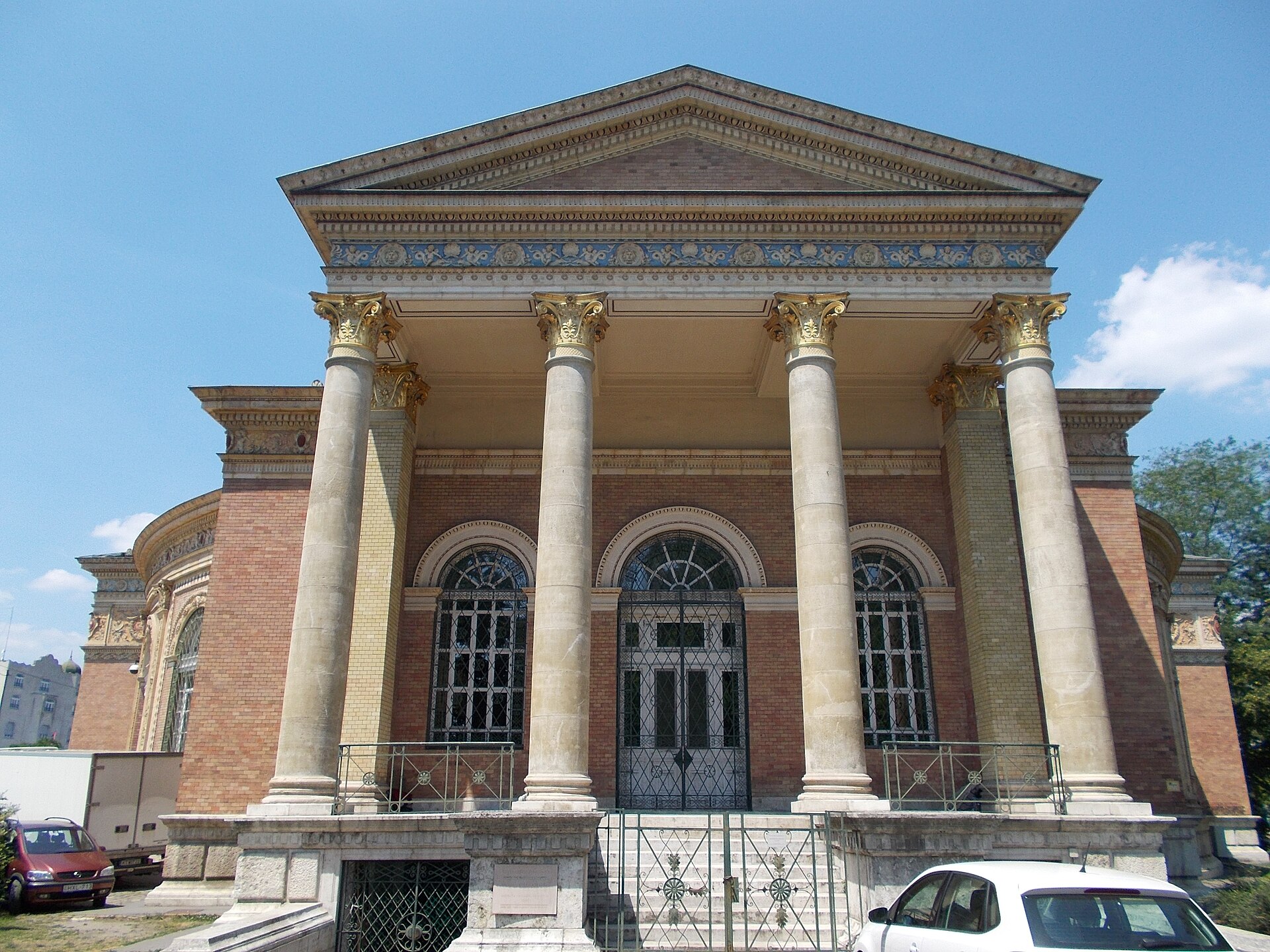 Mucsarnok, south-west facade
