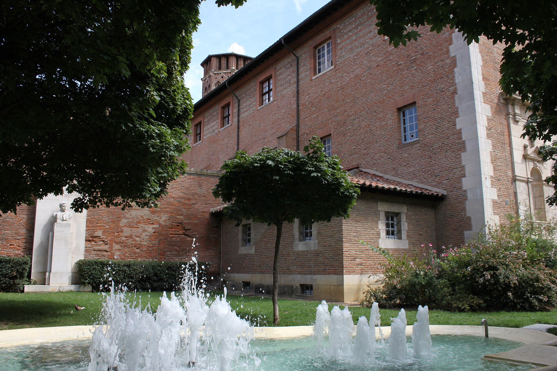 The convent buildings from the garden