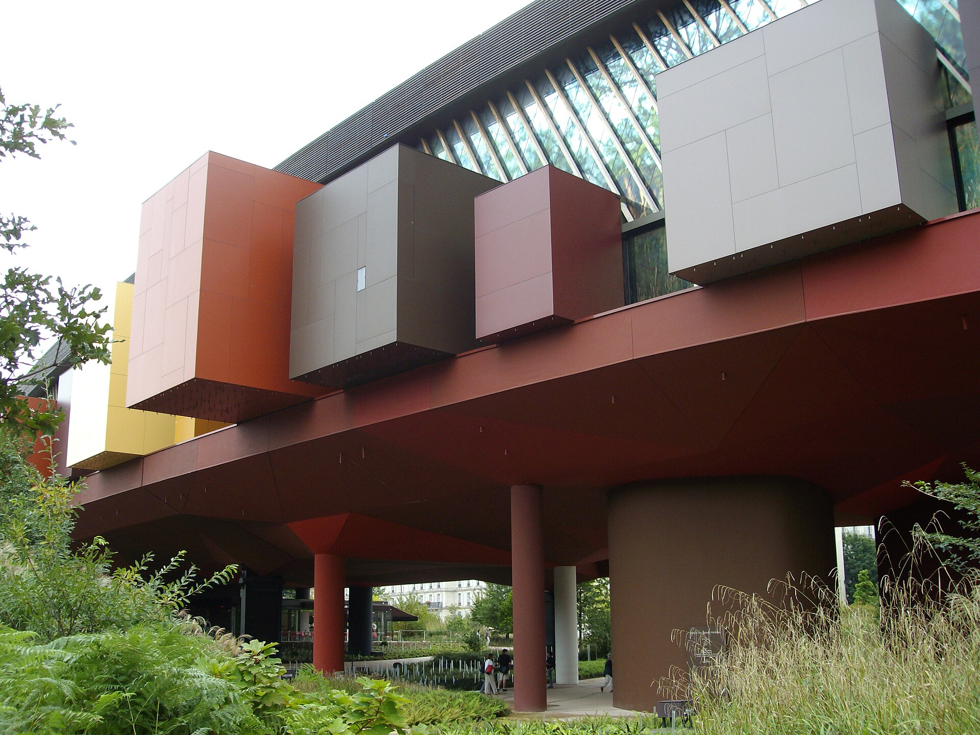 The museum's cantilevered box facade