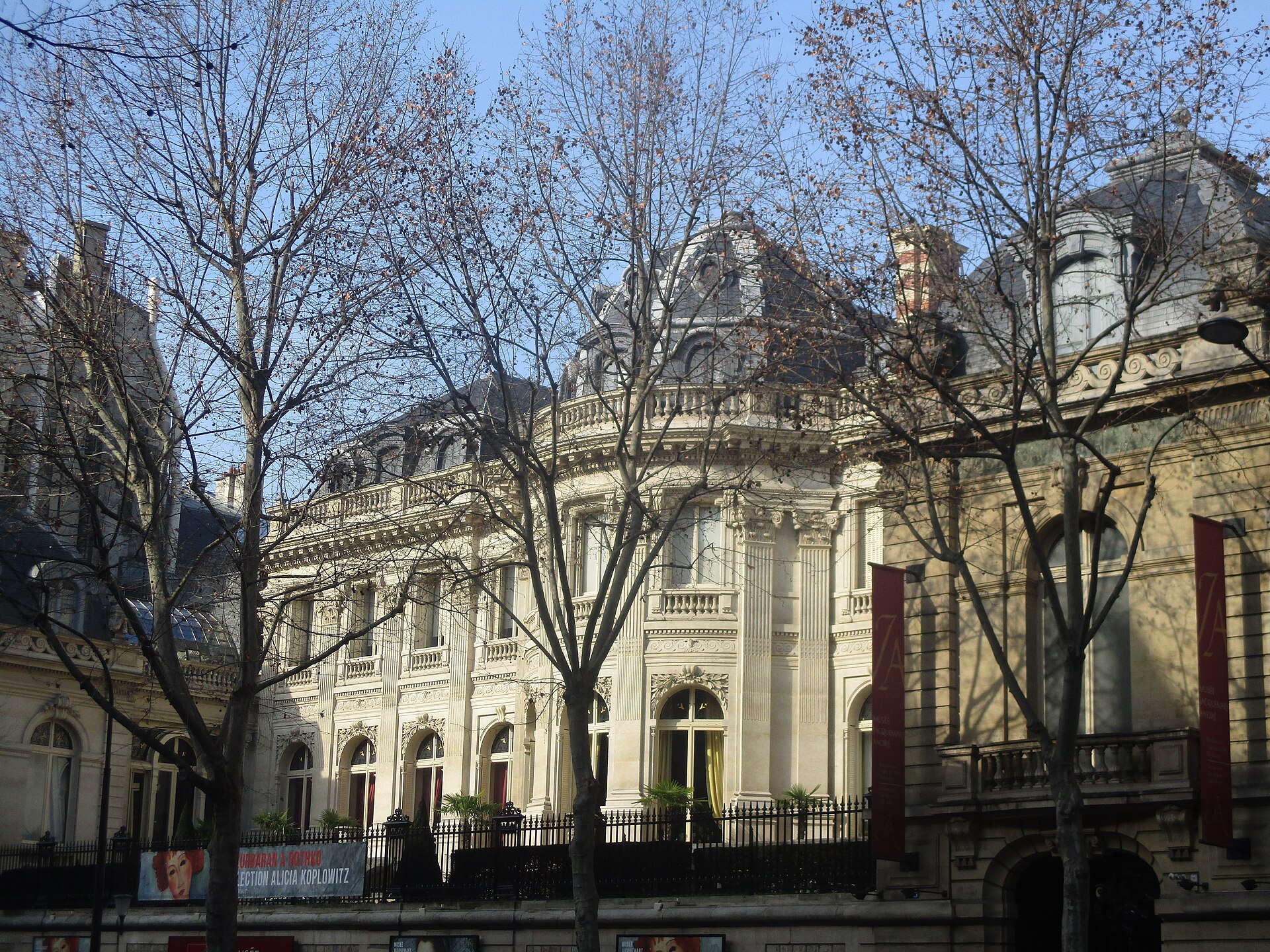 Facade on Boulevard Haussmann