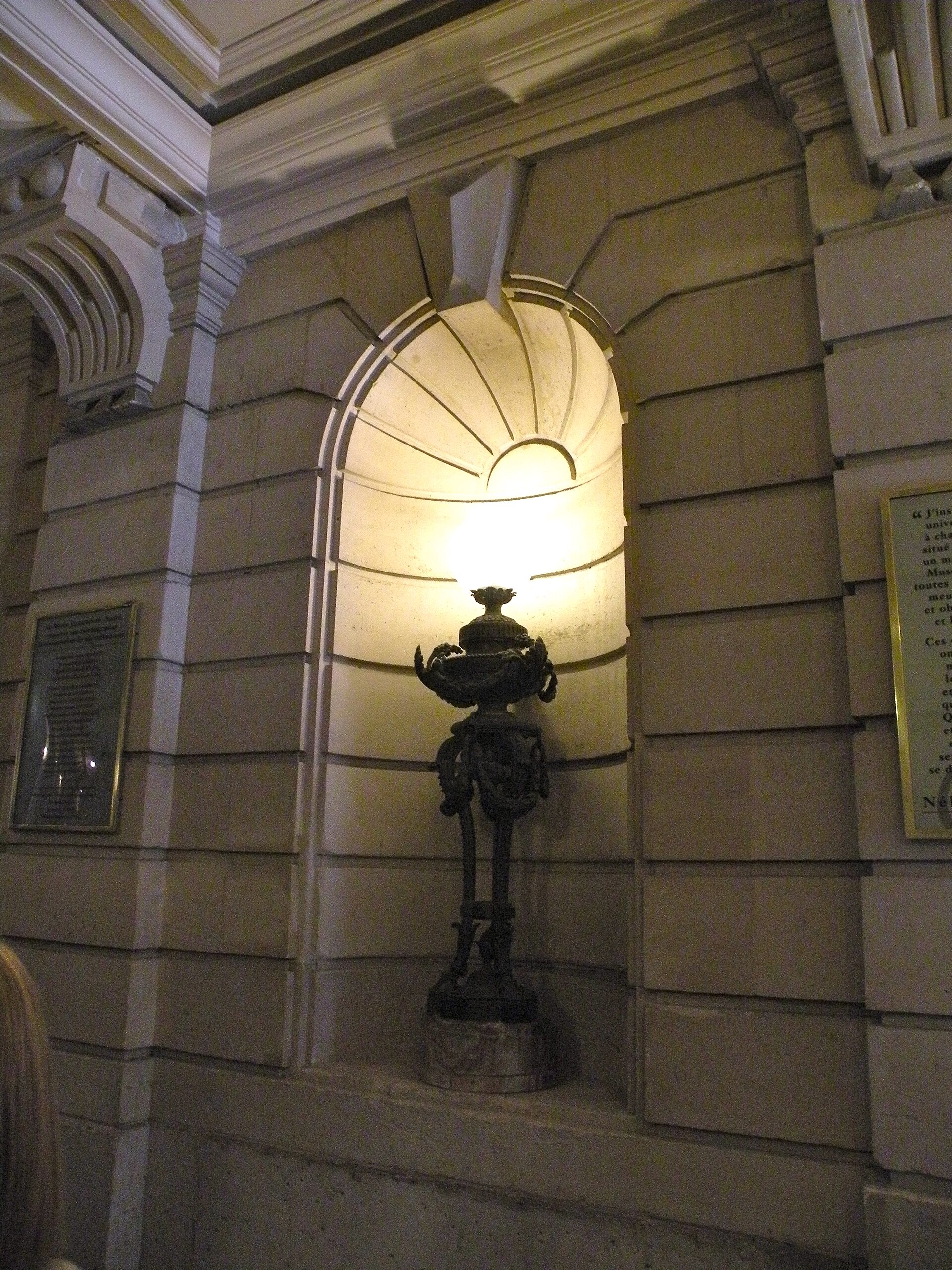 Entrance vestibule detail