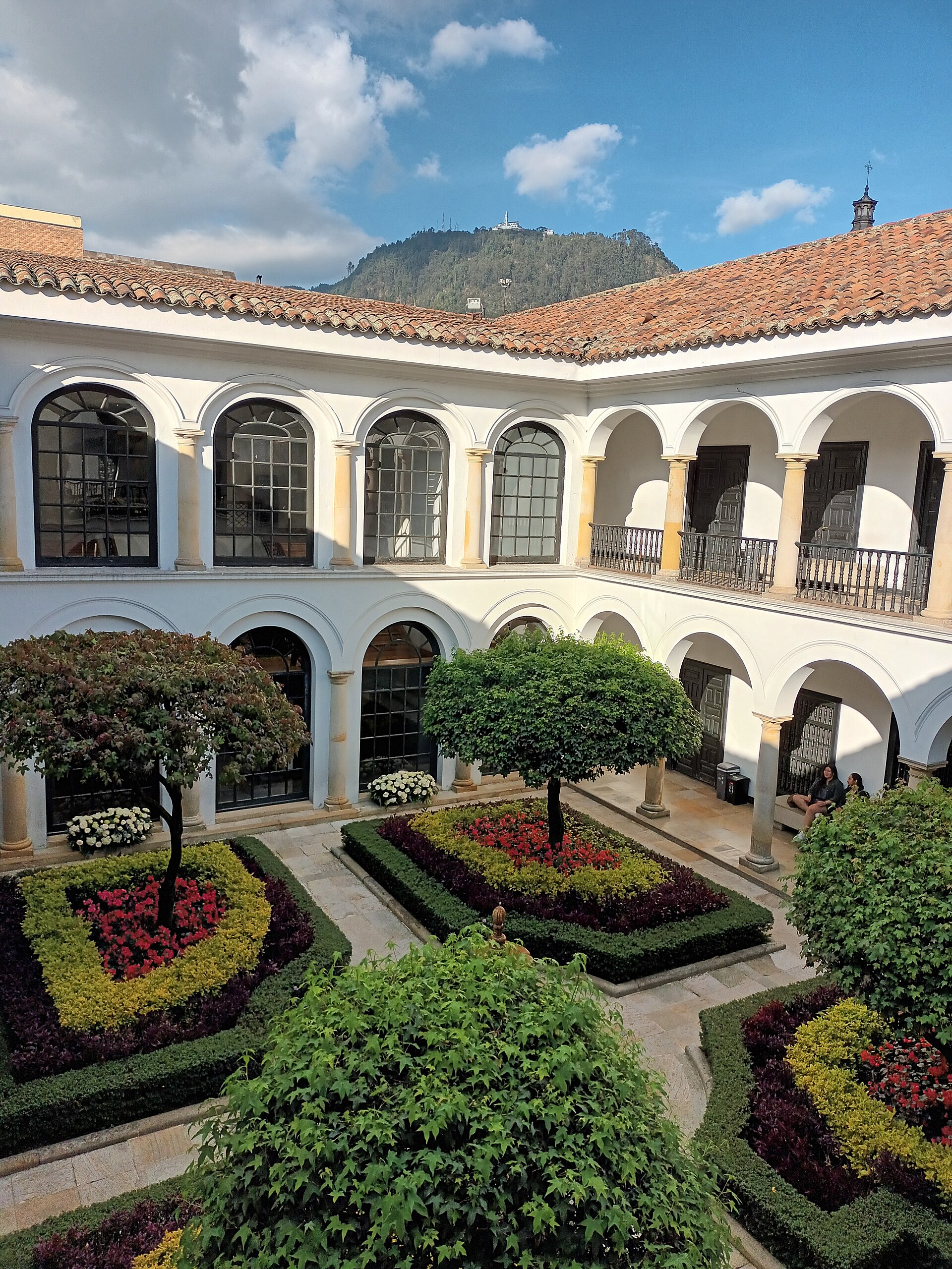 Central courtyard, second view