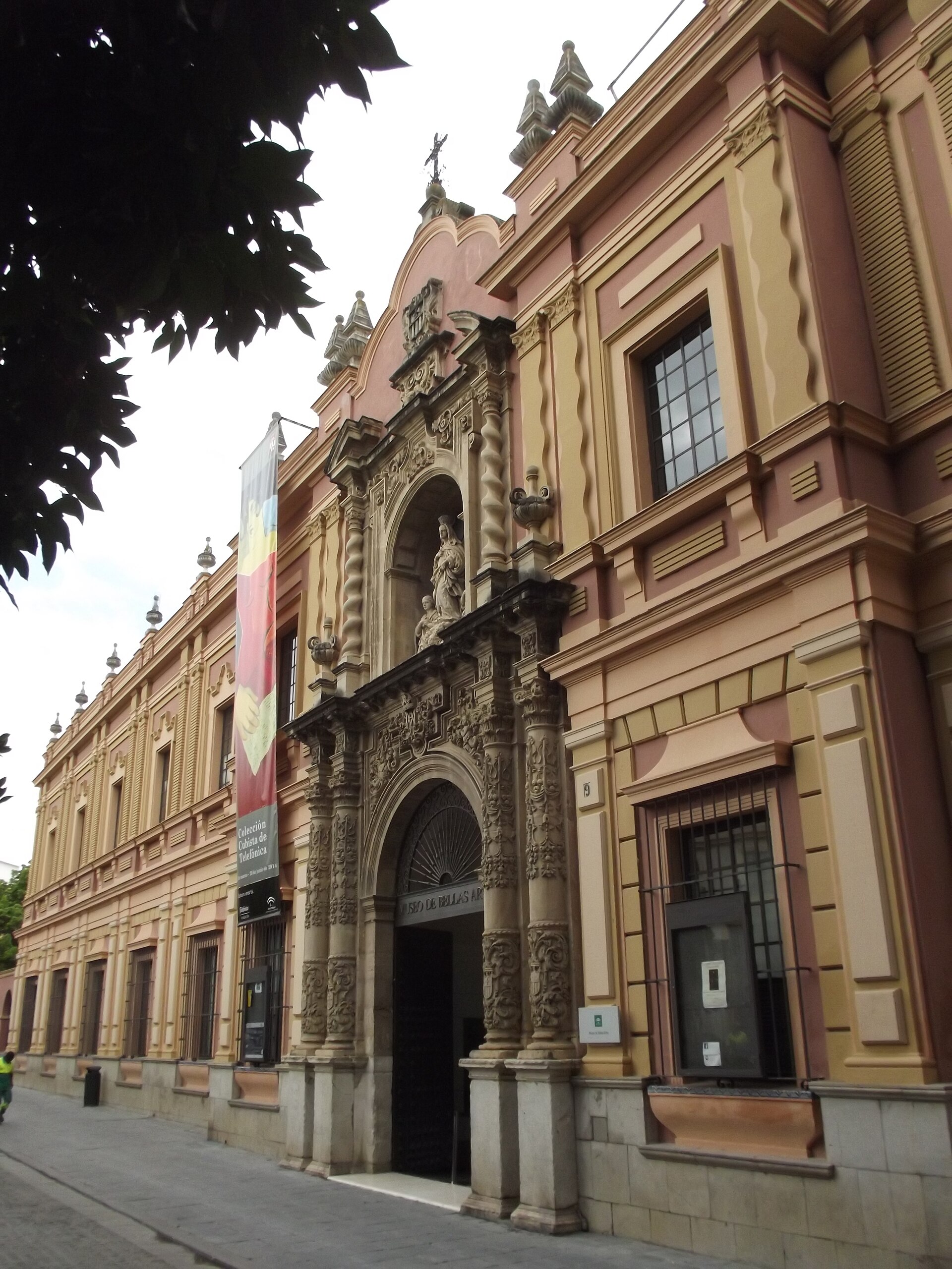 Facade on the Plaza del Museo