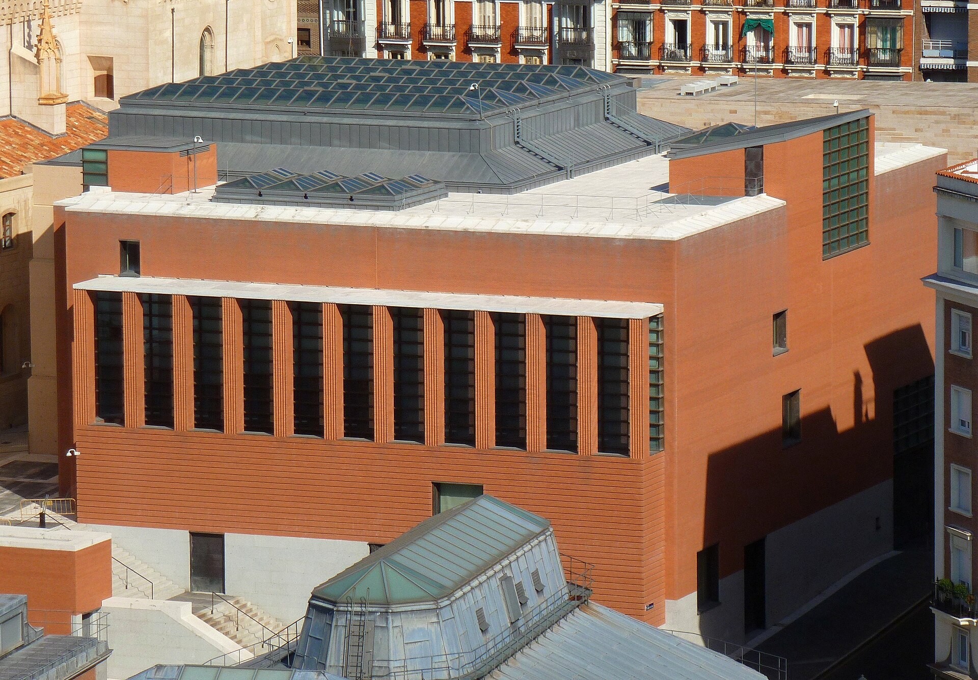 The Moneo extension from the rooftops